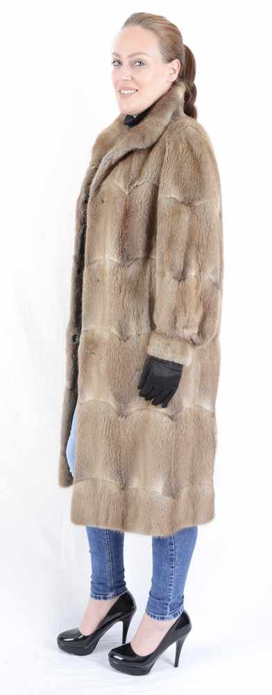 Schöner weicher Bisam Pelzmantel, lang, nice soft muskrat Fur coat, long, Size 38/40sehr weiche - Image 14 of 18