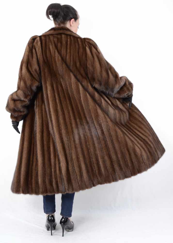 Pelzmantel Demi Buff SAGA MINK Nerzmantel, lang, SAGA Mink Fur Coat, full Lenght, Size: 44 / - Image 17 of 18