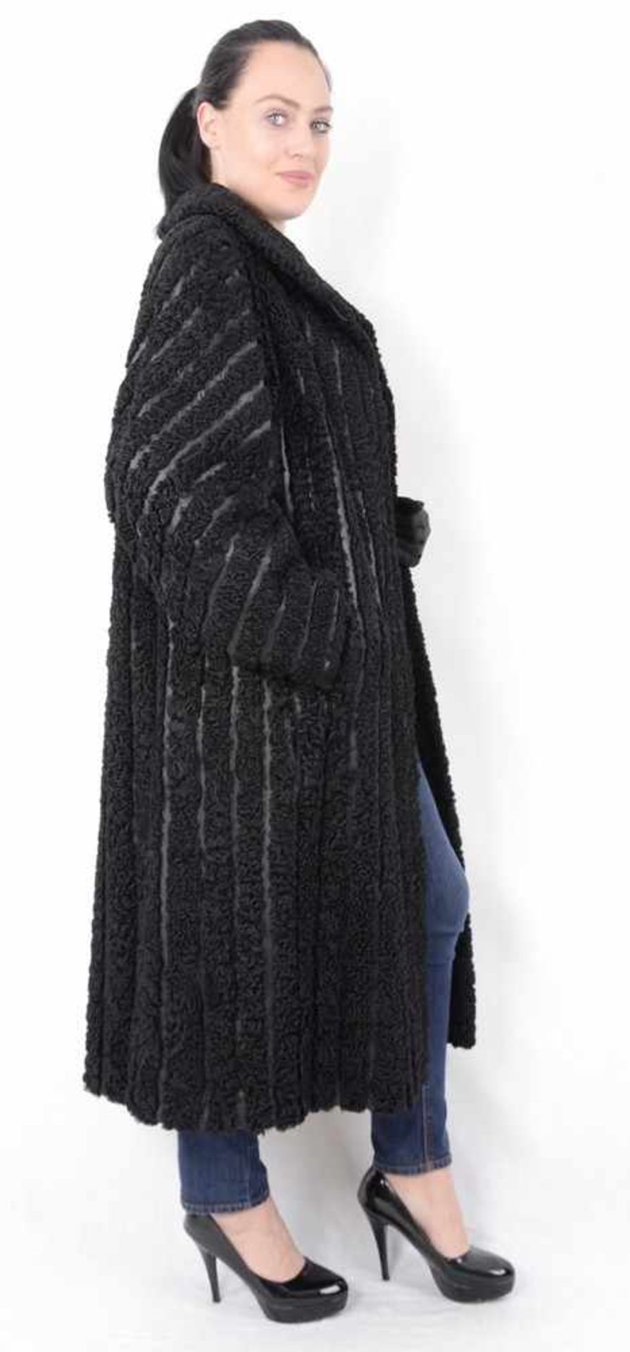 Schwarze Pelzmantel Persianer mit Leder, Karakul black persian lamb fur coat with leather, Size: - Bild 3 aus 7