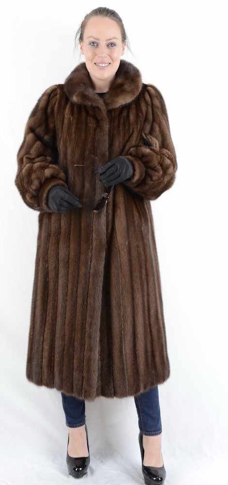 Pelzmantel Demi Buff SAGA MINK Nerzmantel, lang, SAGA Mink Fur Coat, full Lenght, Size: 44 / - Image 6 of 18