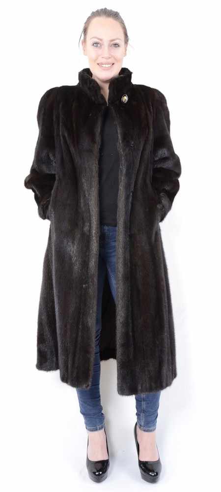 Pelzmantel, Female dunkel brauner Nerzmantel, lang, Female Mink fur Coat, full length, Size: 40 / - Image 14 of 17