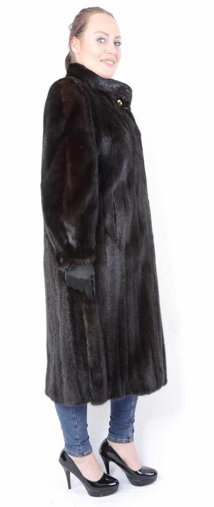 Pelzmantel, Female dunkel brauner Nerzmantel, lang, Female Mink fur Coat, full length, Size: 40 / - Image 4 of 17