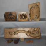 Skulptur. Kleine Holzmodel - Sammlung mit 4 unterschiedlichen Modeln. Aus Produktion der 1. Hälfte