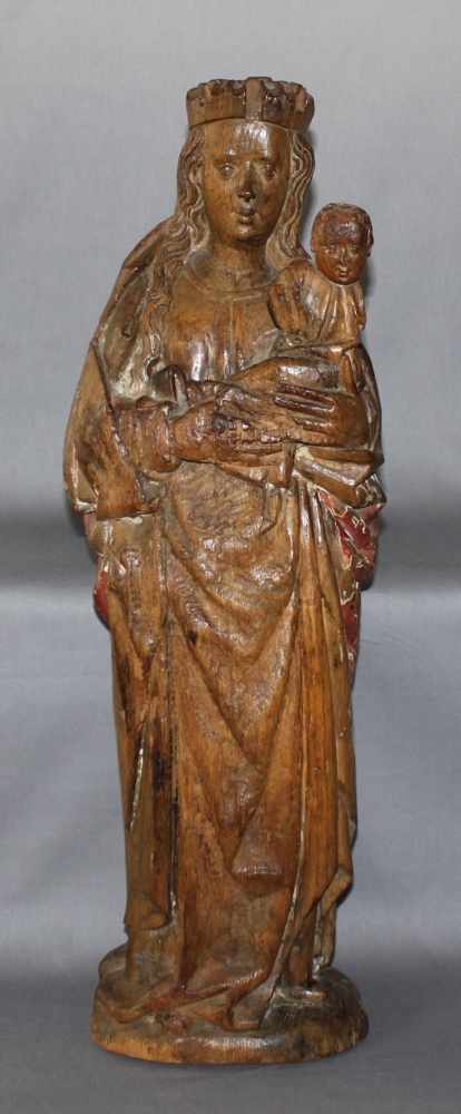 Skulptur. Holz. Madonna mit Kind - nach einer historischen Vorlage in altem Holz gearbeitet.