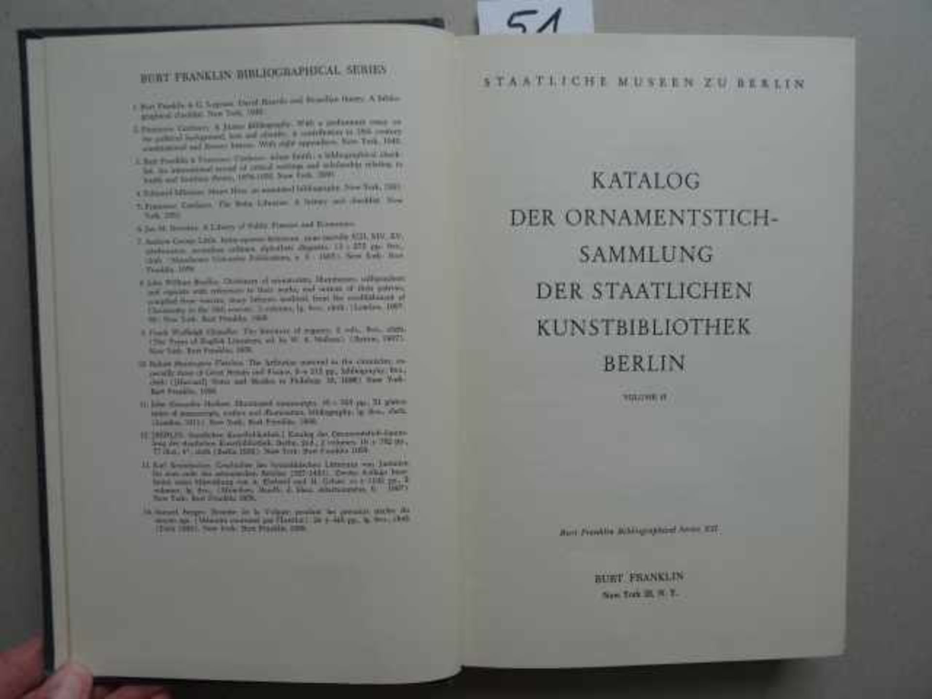 Bibliographie.- Katalog der Ornamentstichsammlung der Staatlichen Kunstbibliothek Berlin. 2 Bde.