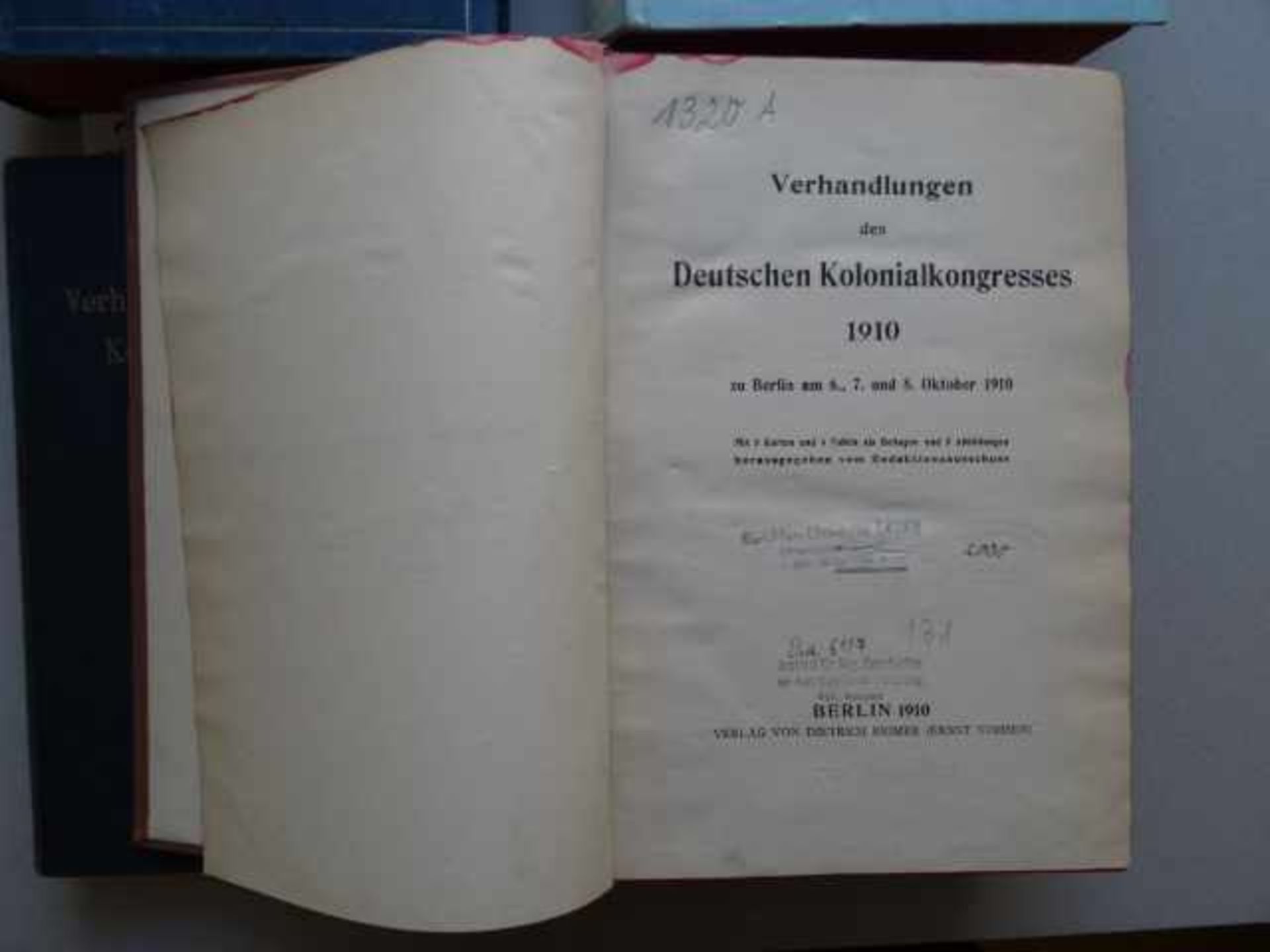 Afrika/Kolonien.- Verhandlungen des Deutschen Kolonialkongresses 1902/1905/1910/1924. 4 Bde. Berlin, - Bild 2 aus 2