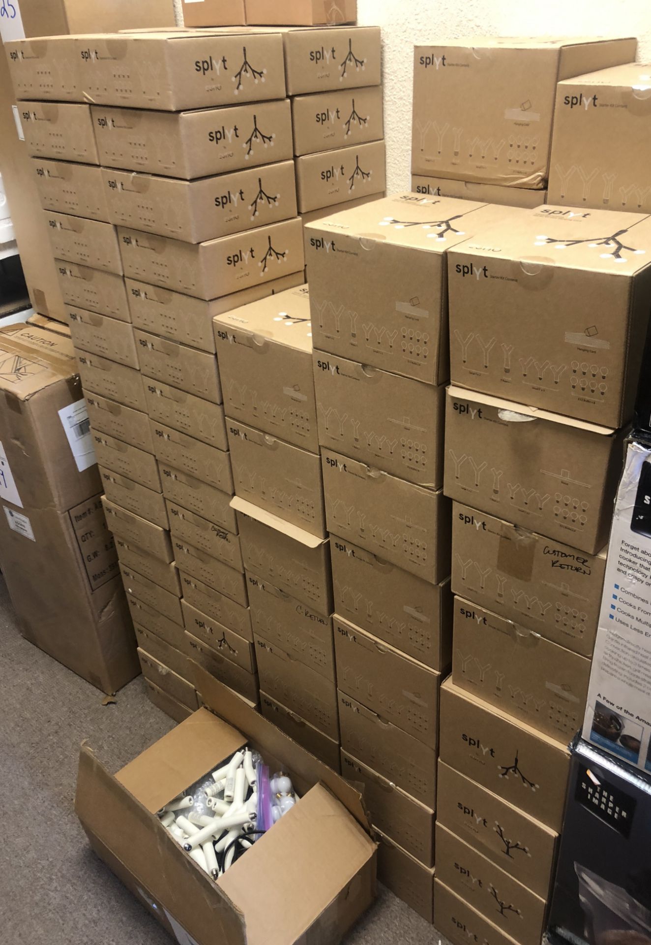 140 BOXES OF SPLYT DECORATIVE LIGHTING SYSTEMS $20,000 RETAIL VALUE PACKAGE - Image 2 of 6