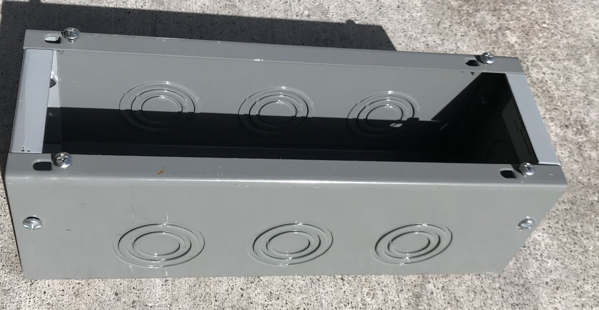 ELECTRICAL ENCLOSURE BOX. ONE HOLE STRAPS,VARIOUS SIZES.