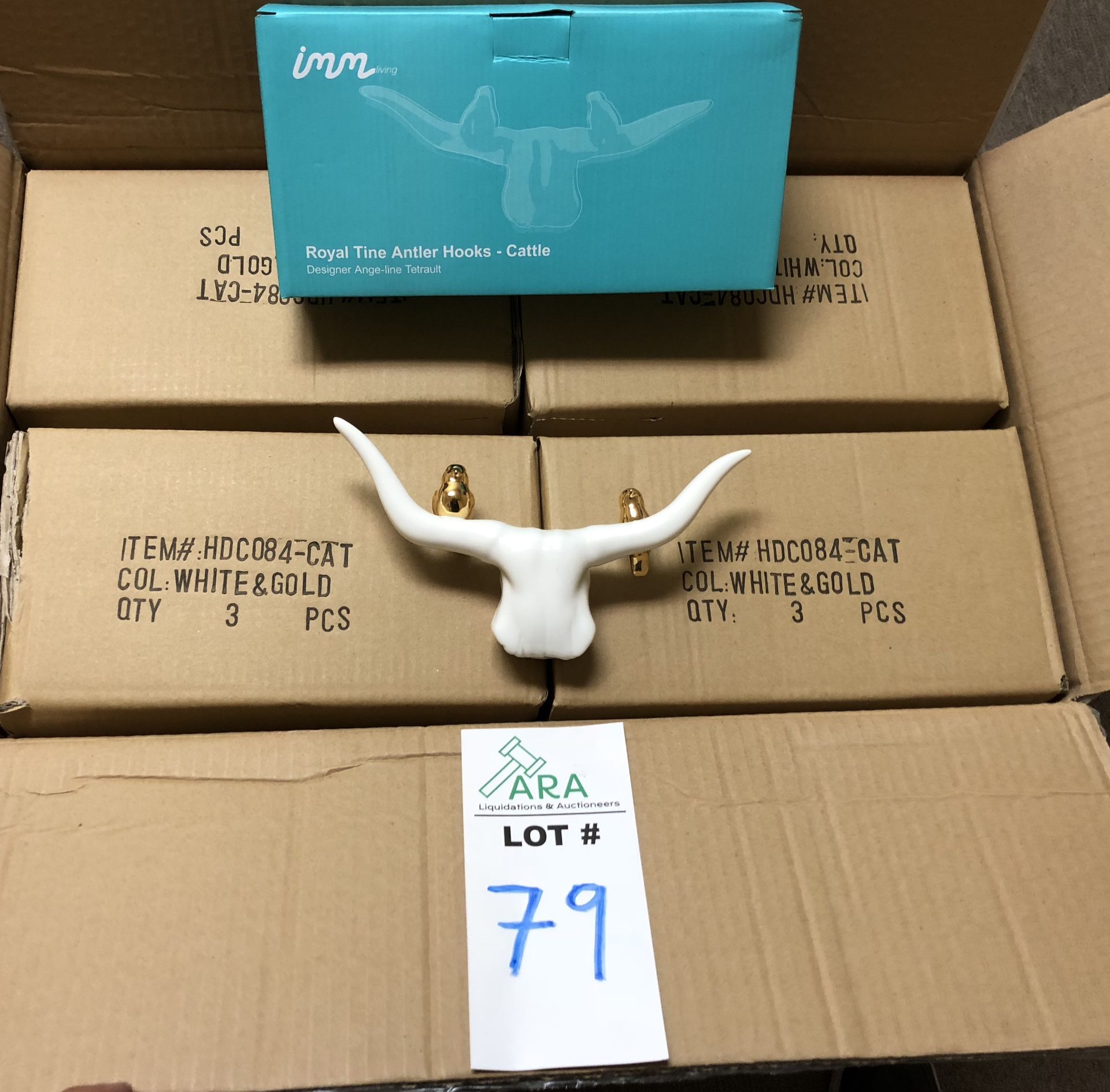 24 PCS CASE PACKED ROYAL TINE ANTLER HEADS - CATTLE RETAIL $39.95 EACH   GREAT FOR RESALE DURING