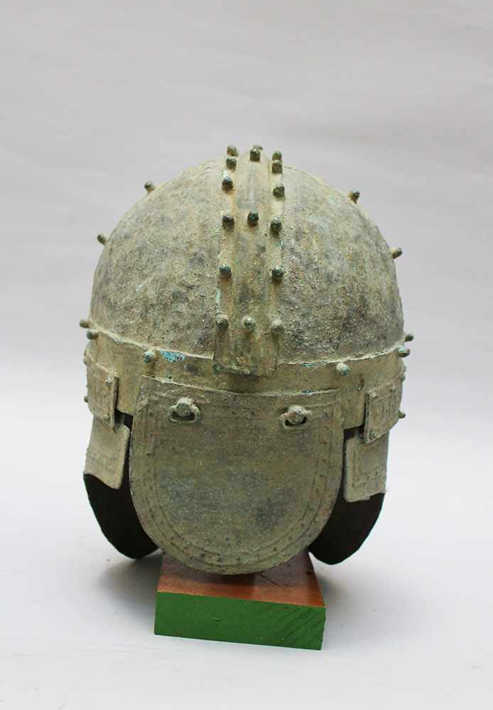 Bronze Helmet in anciet style, possible eastern mediterranian with nose and ear protection, on the - Image 3 of 3