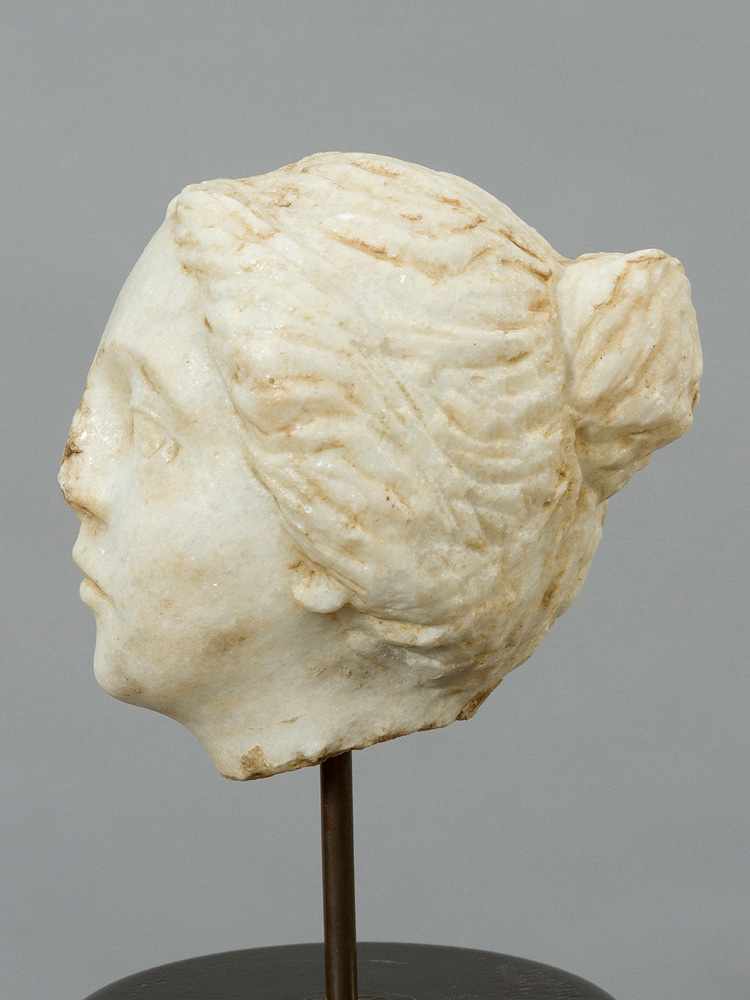 Female Marble Head in Ancient Style, with naturalistic sculpted face partly waved hair, on later - Image 3 of 3