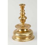 Flemish candlestick, round shape with bride foot base and thin and thickened central coloumn one