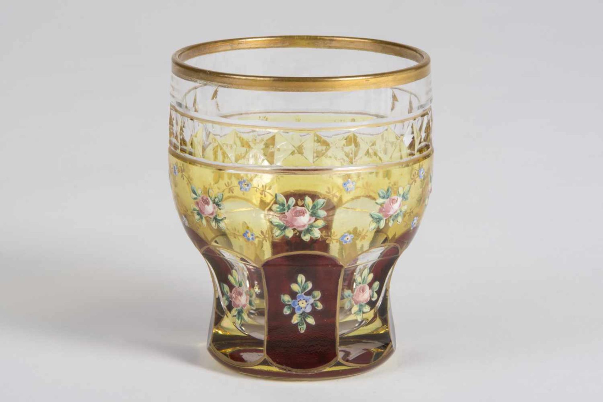 Biedermeier Becher um 1830 farbloses Glas, gelb und rot gestrichen, geschliffene Bordüre und florale