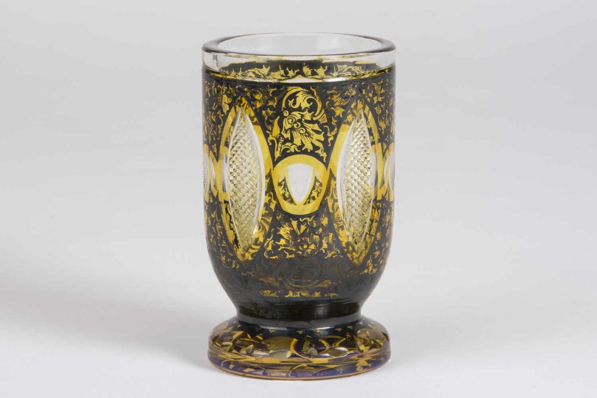 Biedermeier Becher um 1840/1850 farbloses Glas, ovale Steindlschliff-Felder, gelb und schwarze