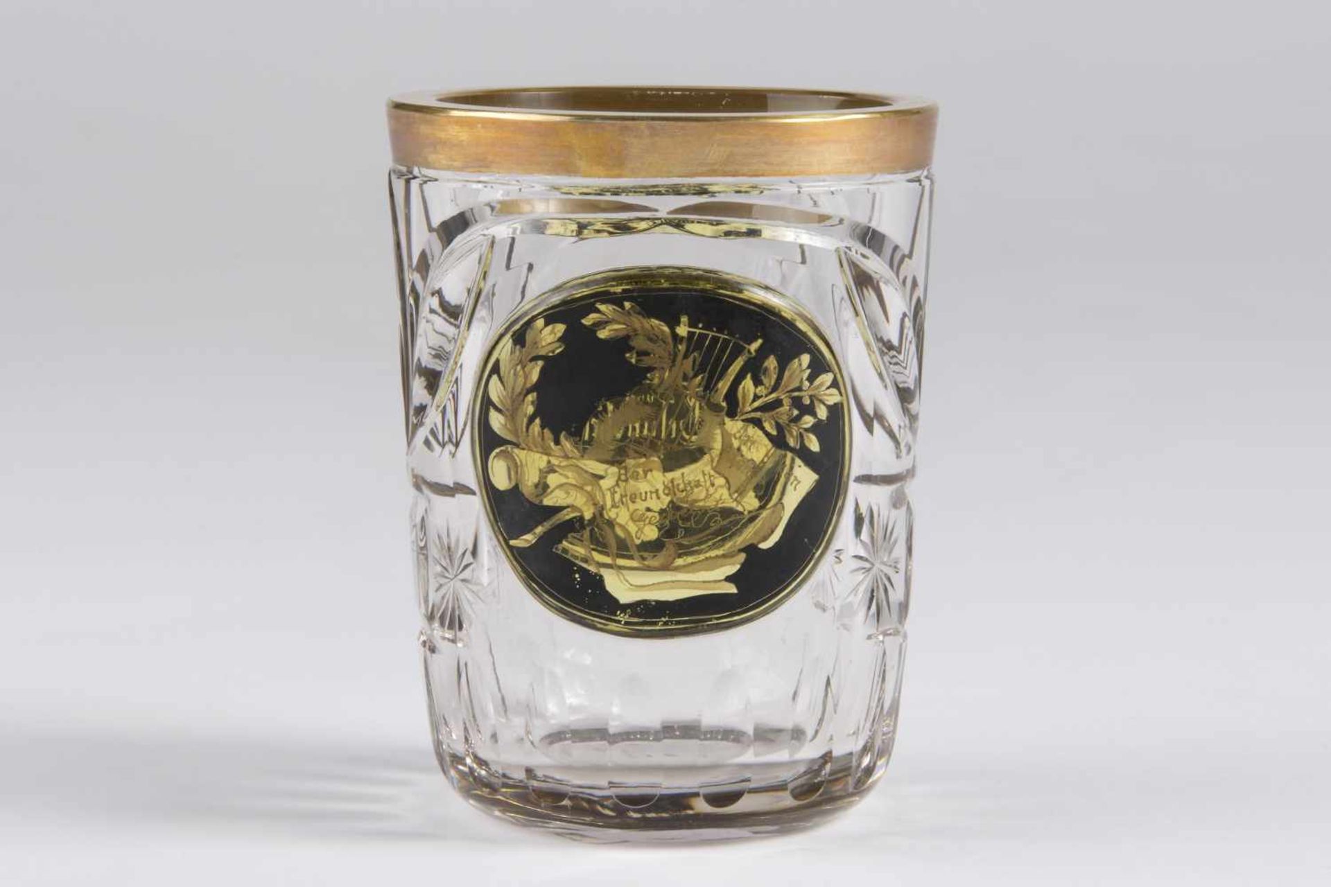 Biedermeier Freundschaftsbecher um 1830 farbloses Glas, geschliffen,honiggelb und schwarz