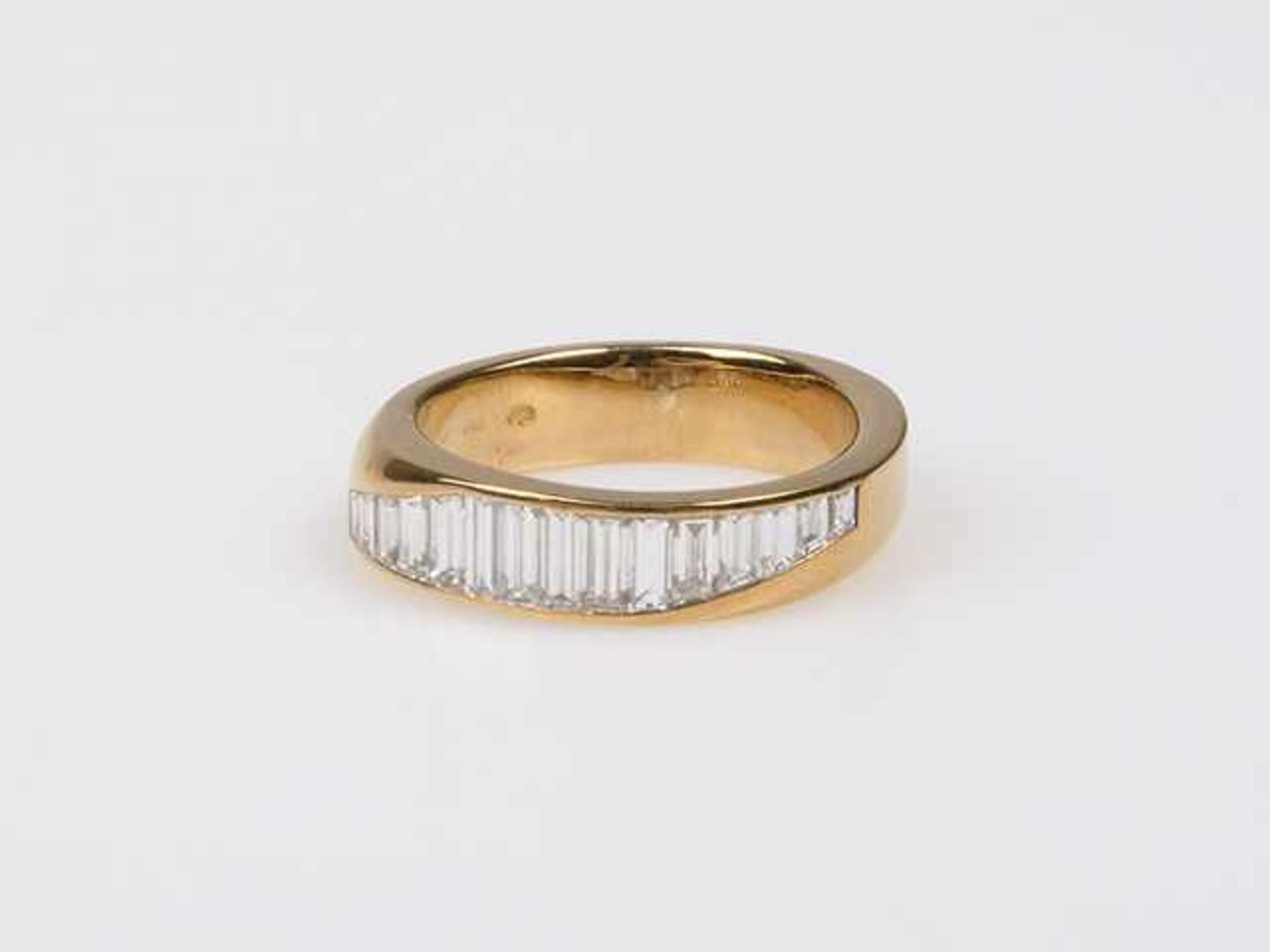 Diamant-Ring Gold 750, Diamanten in Baguett- und Trapezschliff, zus. ca.1,50ct, RW56, 9,4 g,