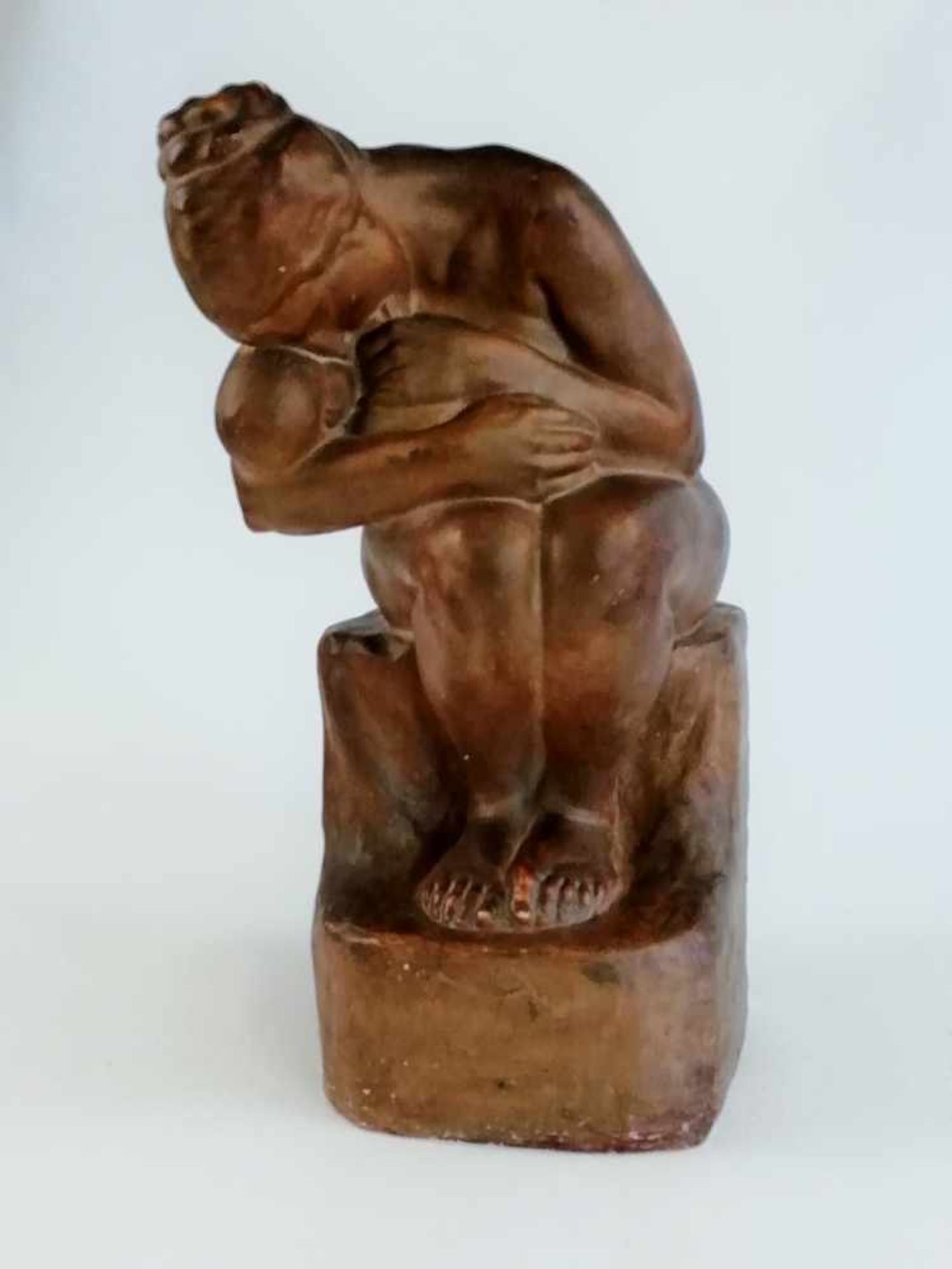 M. Krejca (Tschechischer Künstler 20.Jh.)Skulptur, Mutter mit Kind, Gips, bronzefarben gestrichen,