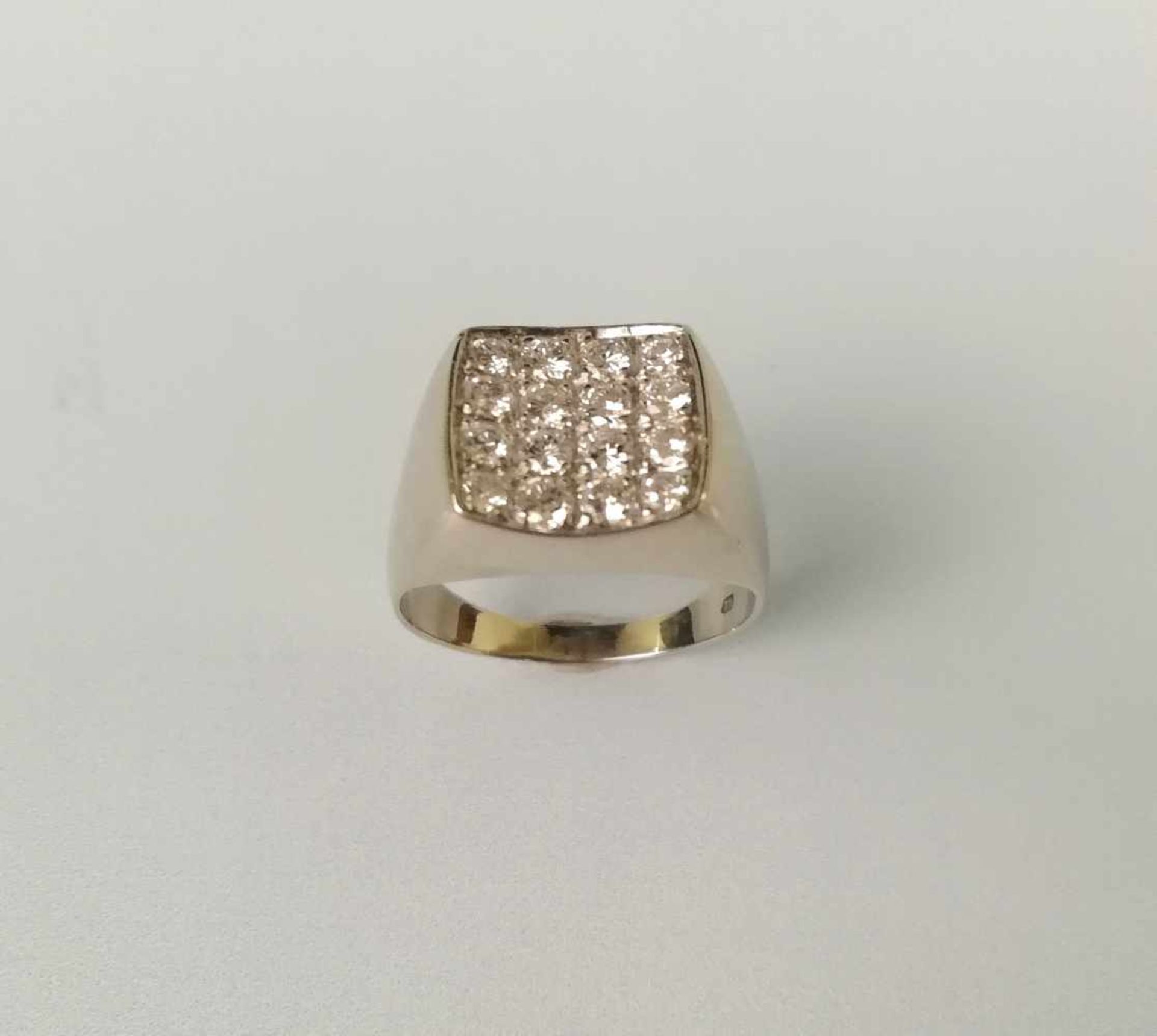 DamenringWeißgold 585, mit Brillanten zus. ca.1,10 ct., RW 55, 4,7g