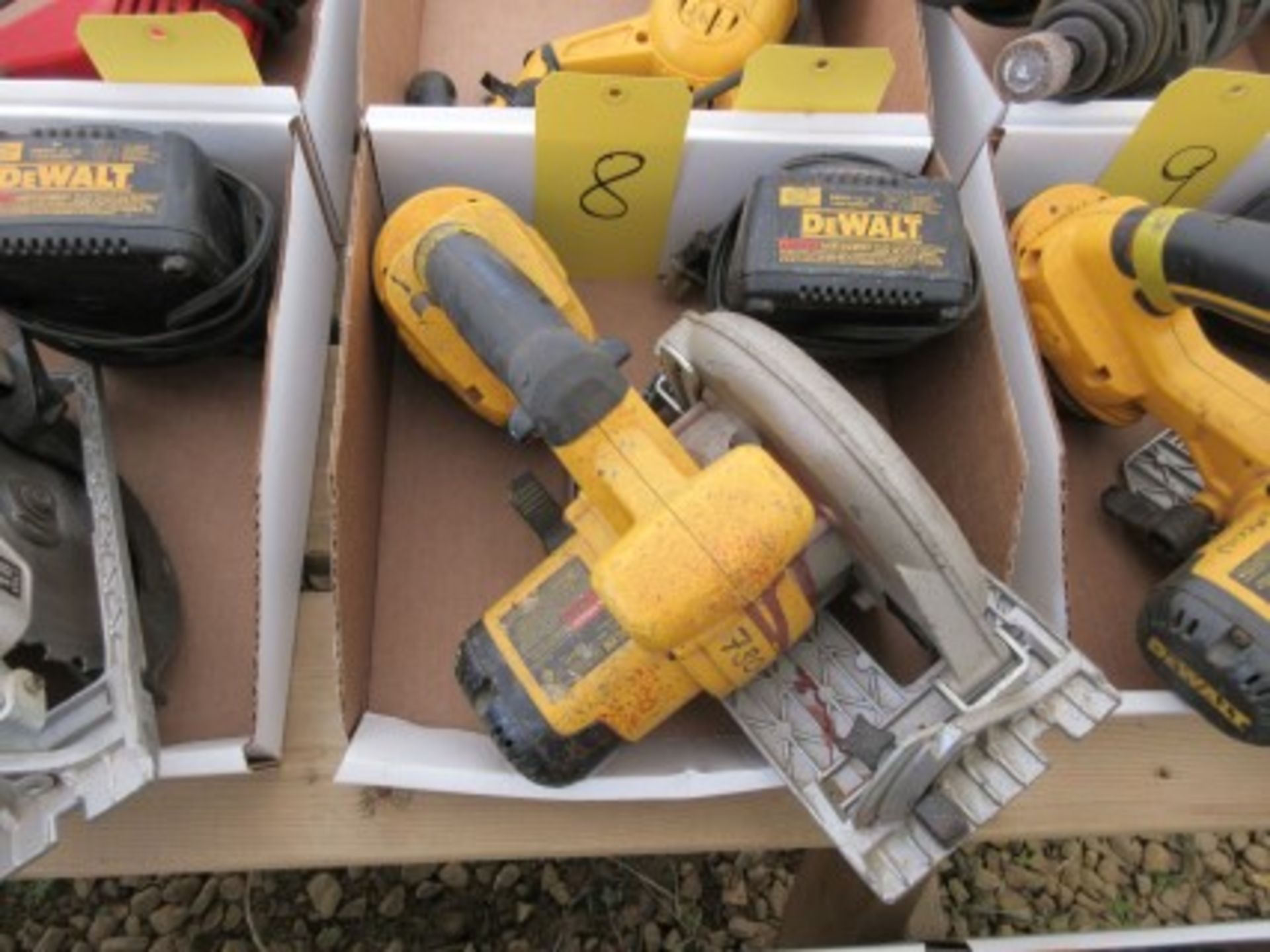 Dewalt 18V 6'' cordless circular saw w/ battery and charger