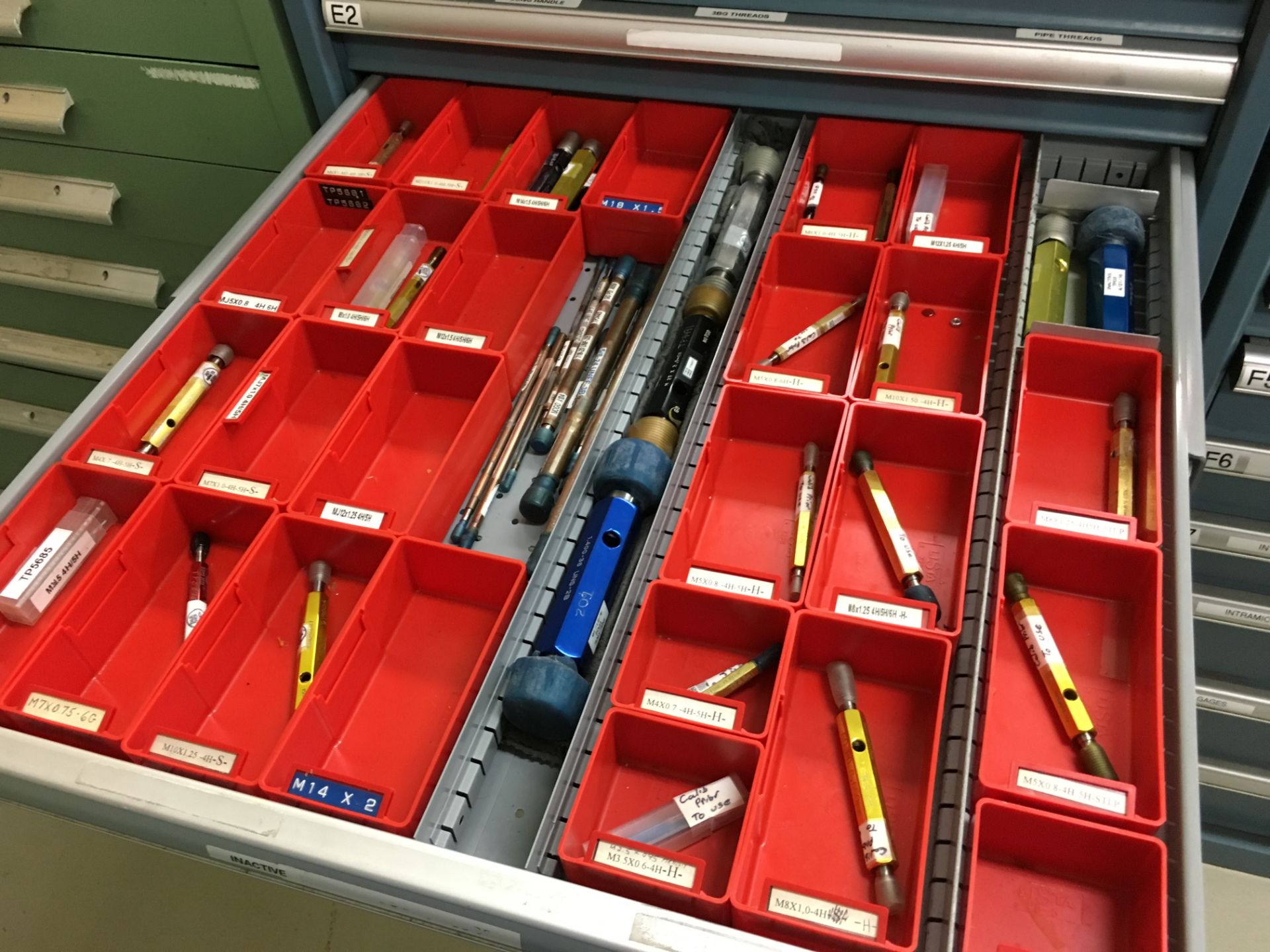 LISTA HEAVY DUTY TOOL CABINET WITH CONTENTS (THREAD & SPLINE GAGES) (*See Photos) - Image 4 of 10