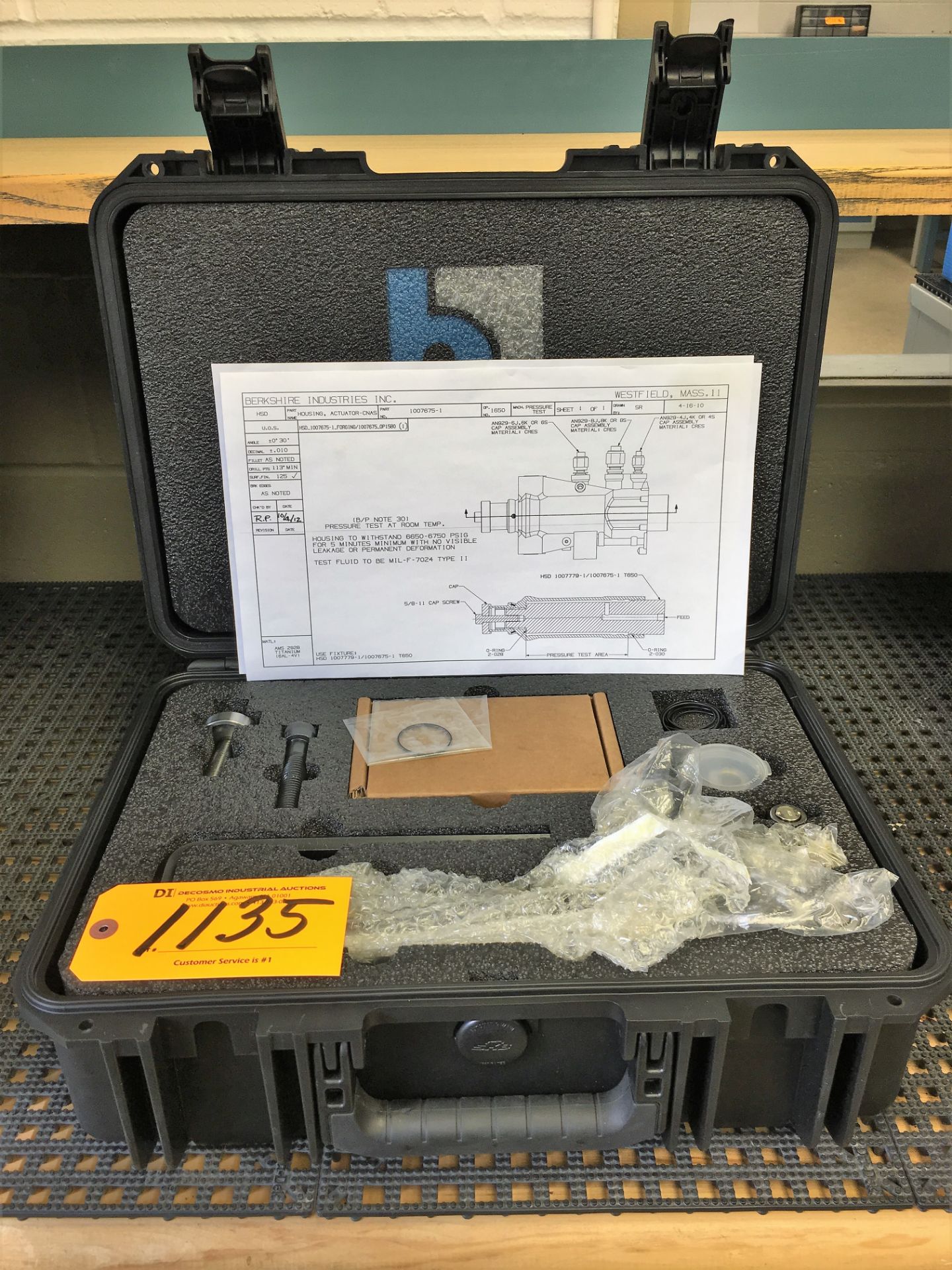 PRESSURE TEST KIT WITH PELICAN TYPE HEAVY DUTY STORAGE CASE