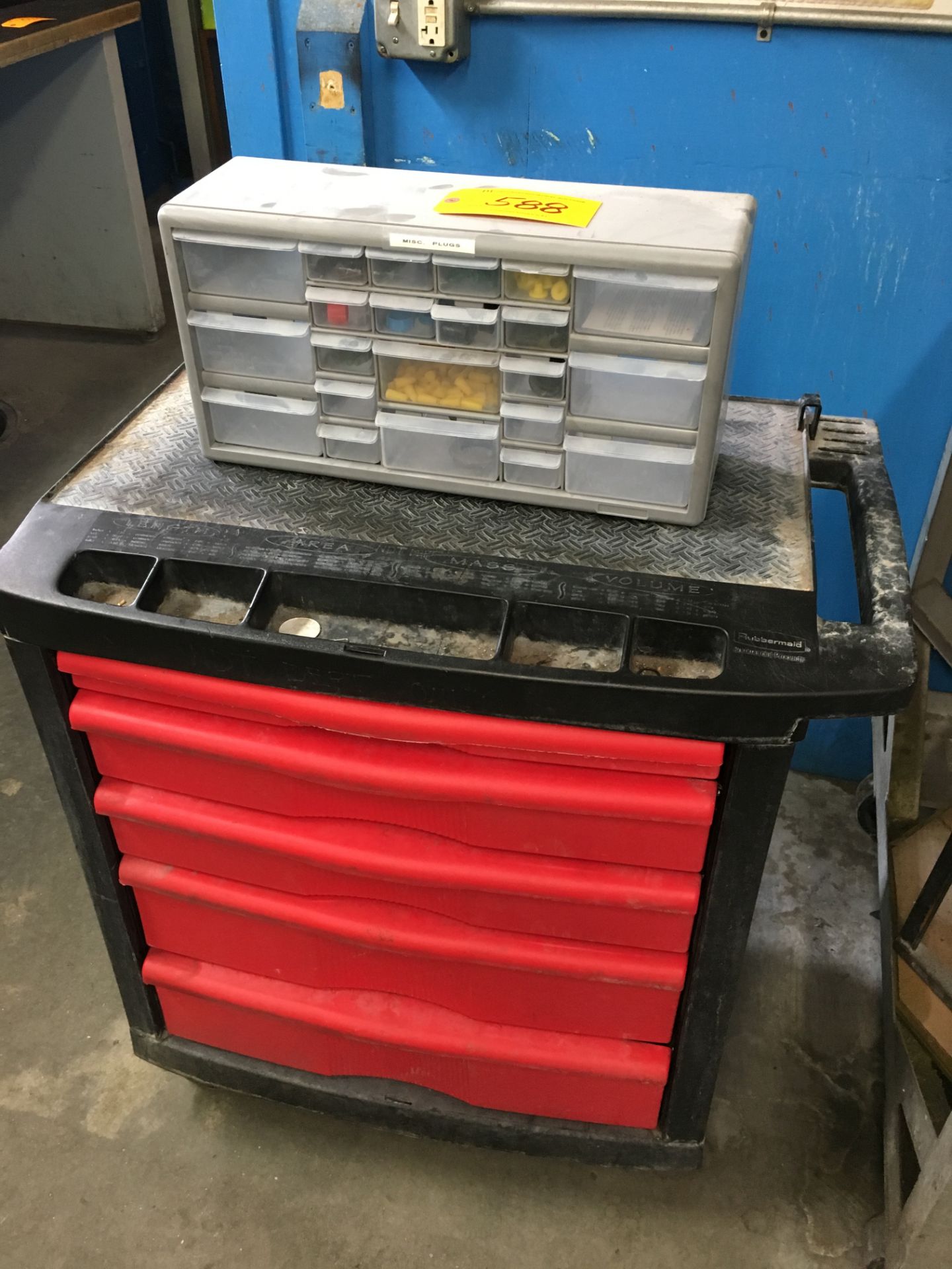 RUBBERMAID TOOL CABINET WITH CONTENTS