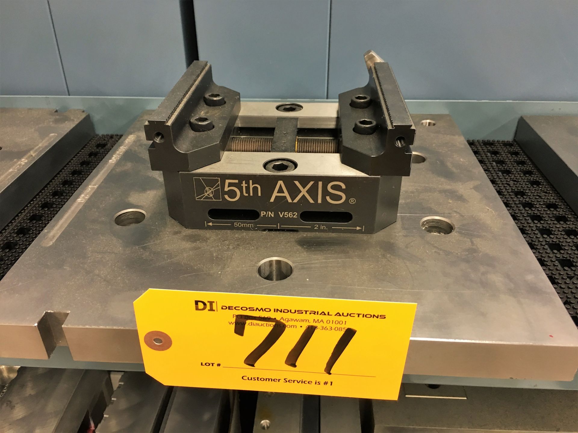 ''5TH-AXIS'' # V-562 PRECISION VISE WITH FIXTURE PLATE