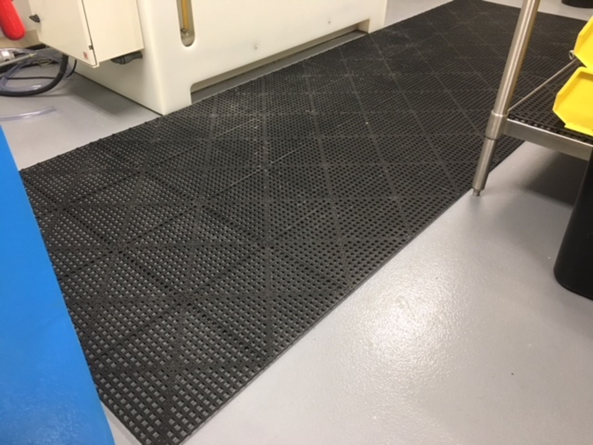 60 SQ FT "DRI-DECK"