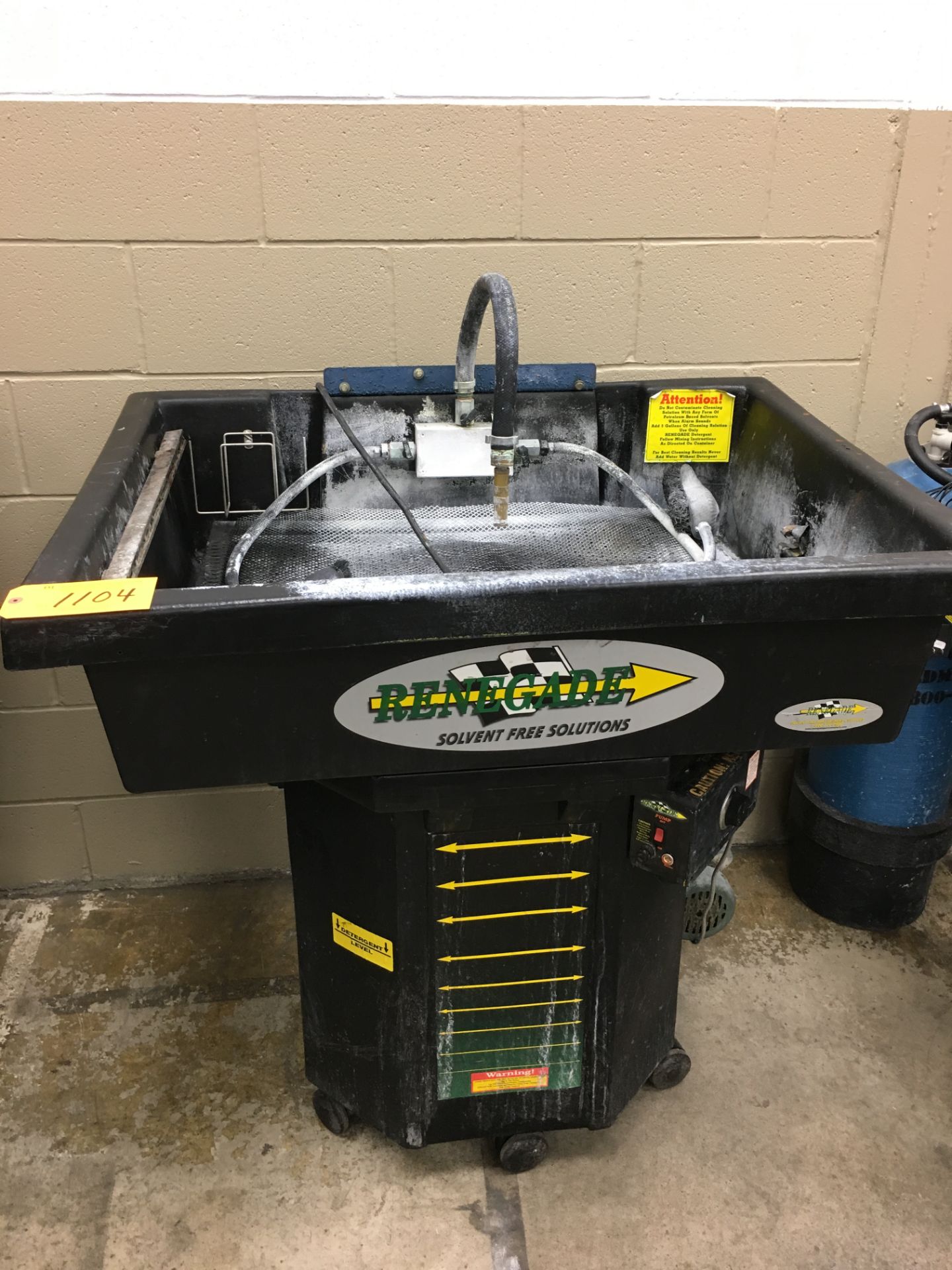 SERVICE LINE # RENEGADE-TMB-4000 PORTABLE ''SOLVENT FREE'' PARTS WASHER, (NEW 2014)