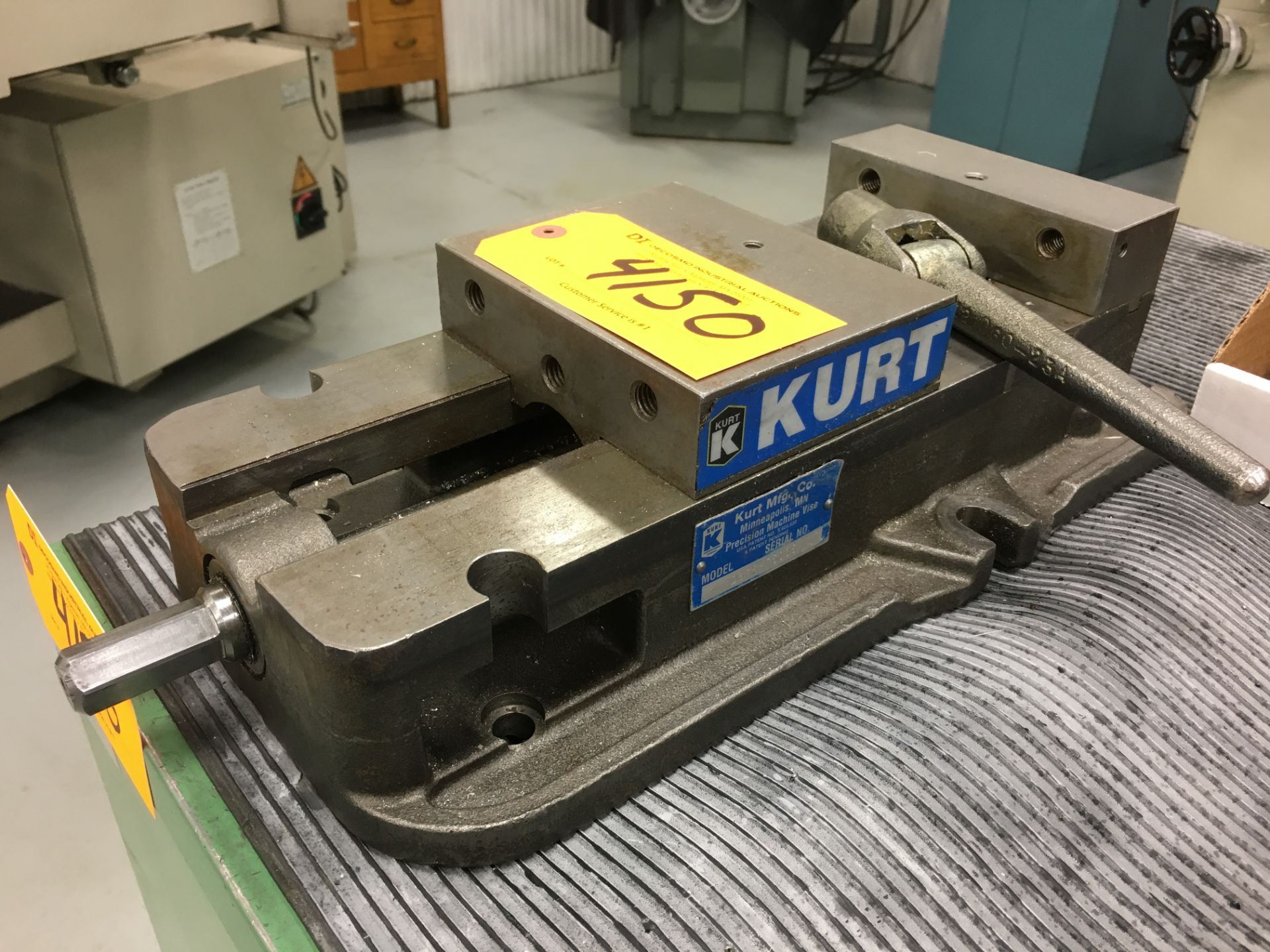 6'' KURT #D-675 MACHINE VISE