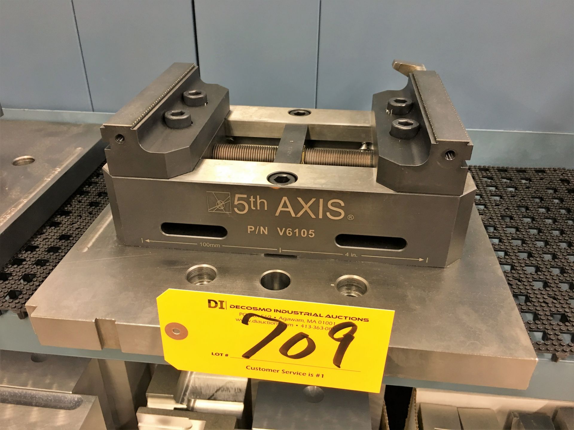 ''5TH-AXIS'' # V-6105 PRECISION VISE WITH FIXTURE PLATE