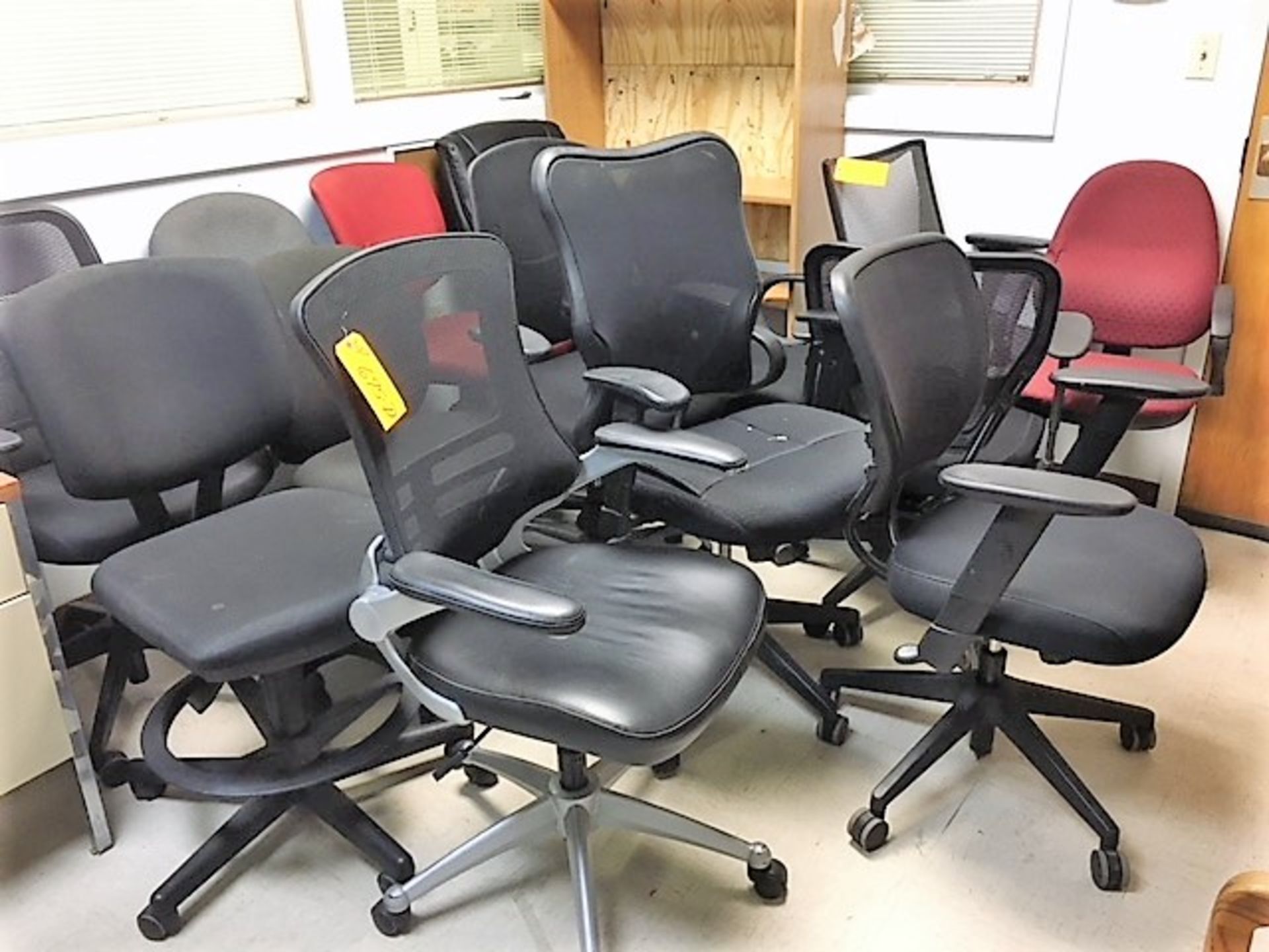 (APPROX.) (15) OFFICE CHAIRS, (1) METAL DESK & (1) 4-DRAWER FILE CABINET