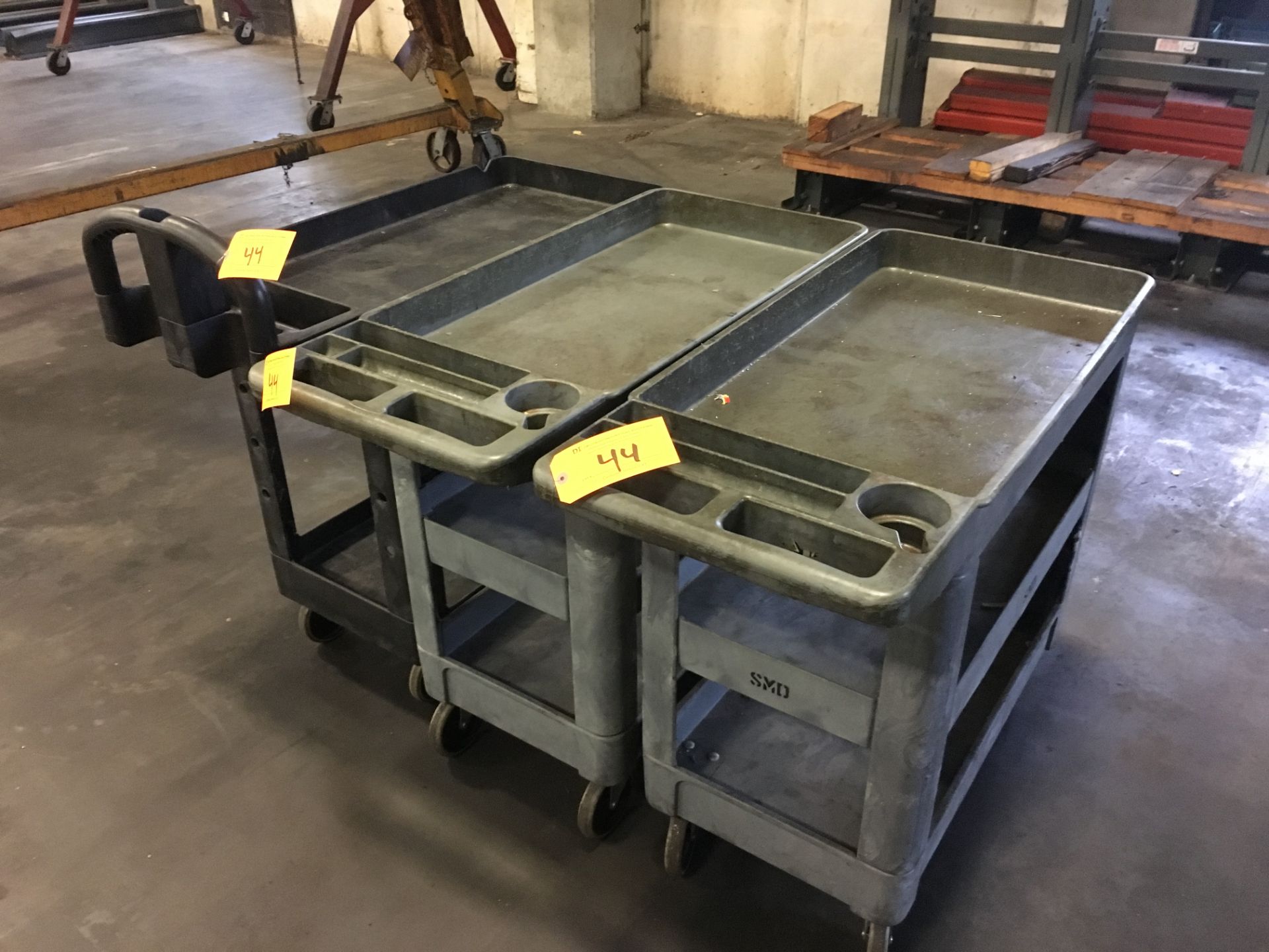 (3) Rubbermaid Carts