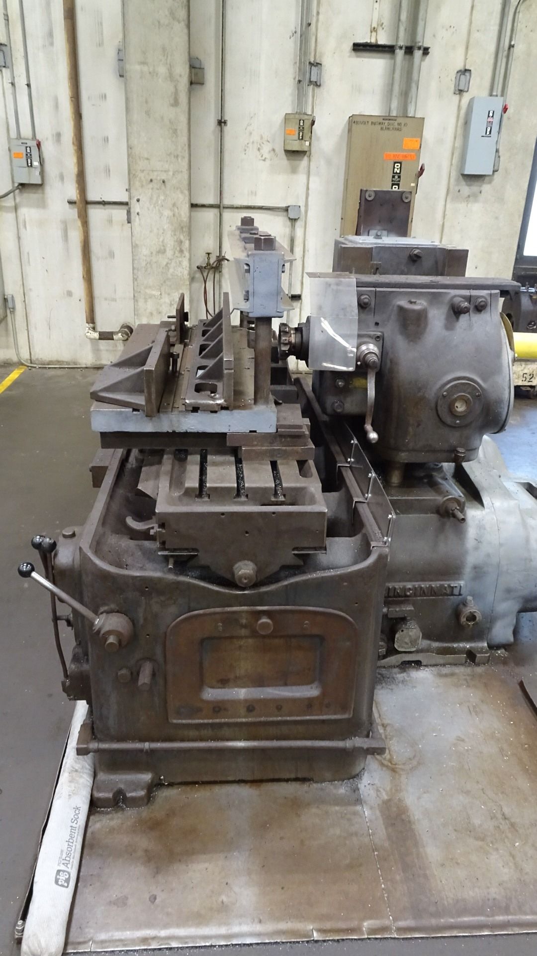 Cincinnati Model 34-48 ''Hydro-Matic'' Horizontal Production Milling Machine with Hydraulic Table - Image 2 of 4