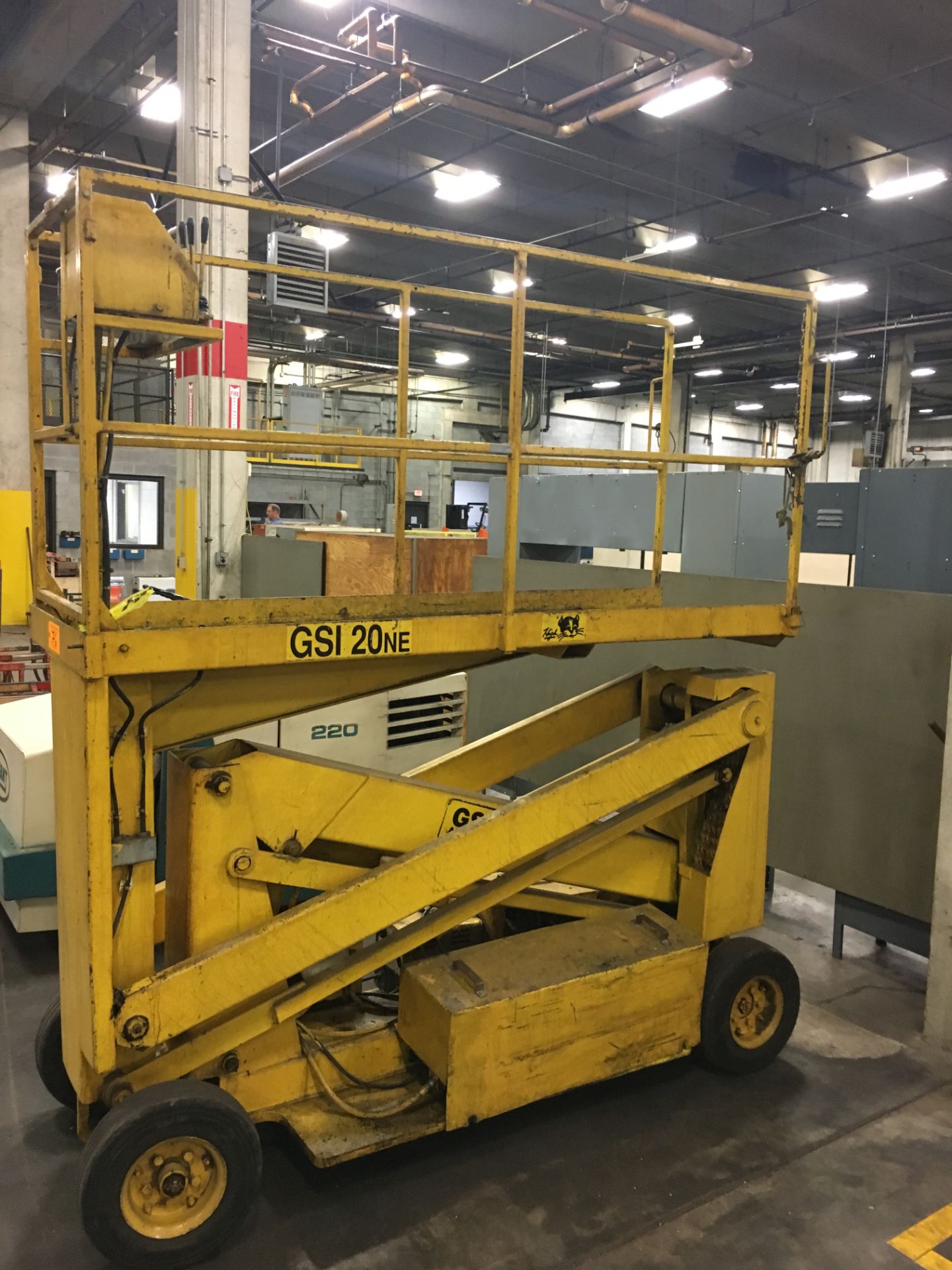 GSI Aerials 20-NE Electric Man-Lift with Battery Charger, Max Height 20' - Image 2 of 2