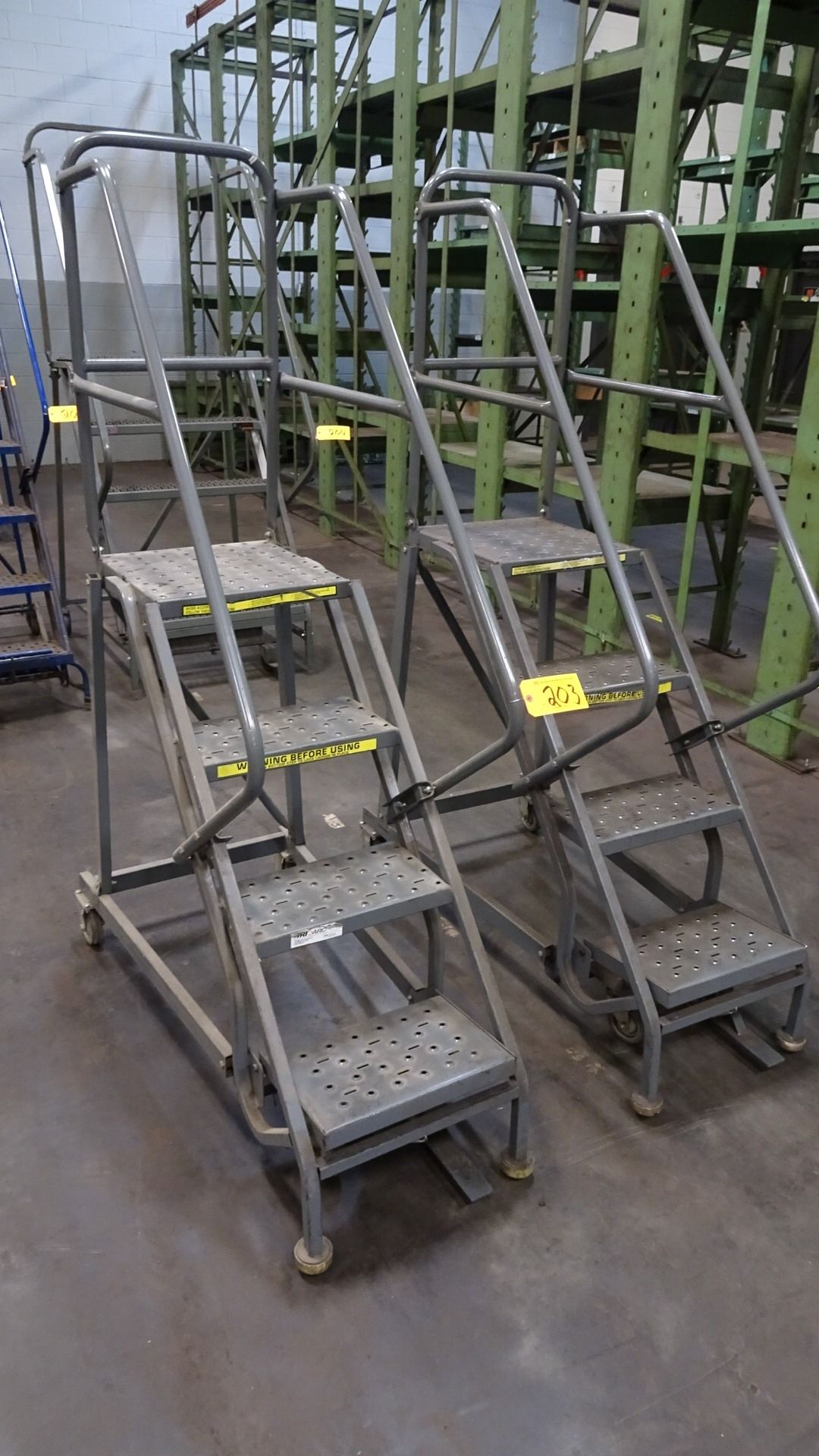 (2) 4-Step Portable Aircraft Ladders