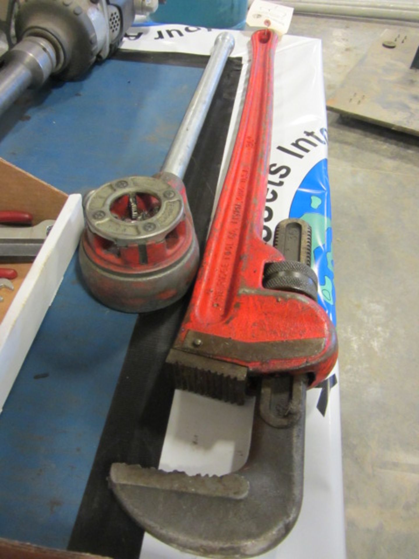 36'' Pipe Wrench & Rigid Pipe Threader