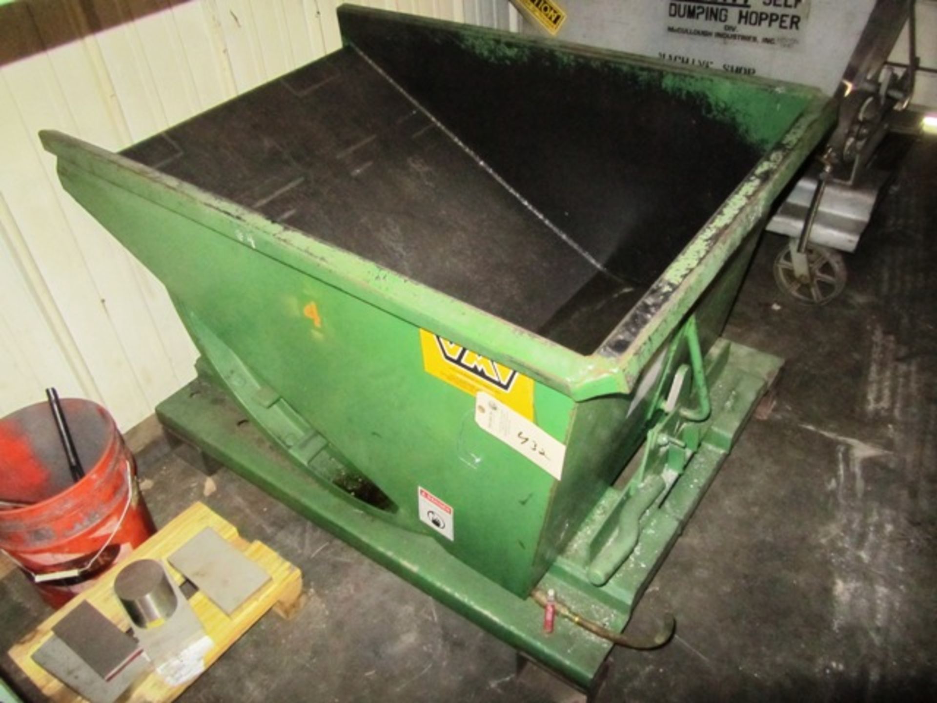 Self Dumping Hopper