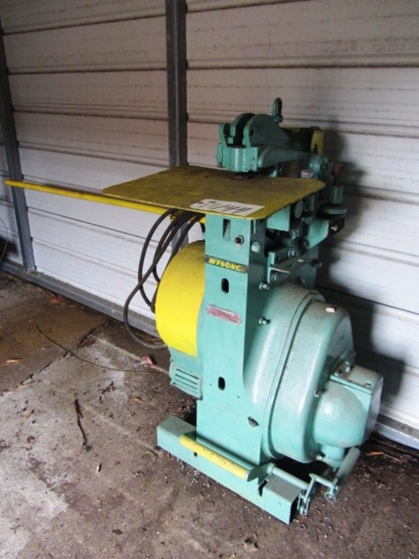 Wysong Model 100 Ironworker with 60 Strokes Per Minute, 2-1/2'' Throat Depth, 1HP, 1 Phase