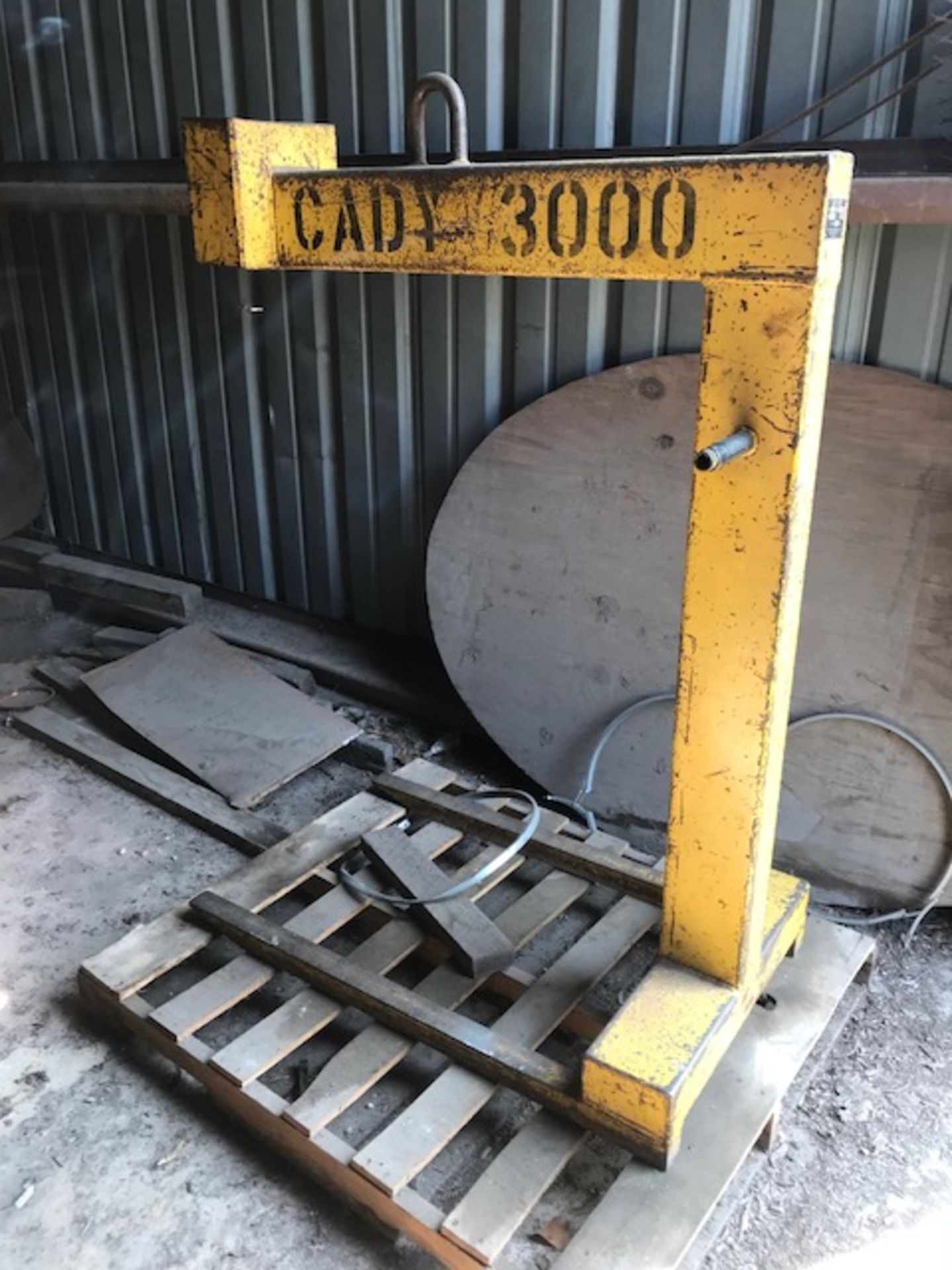 3000lb Capacity Pallet Lift