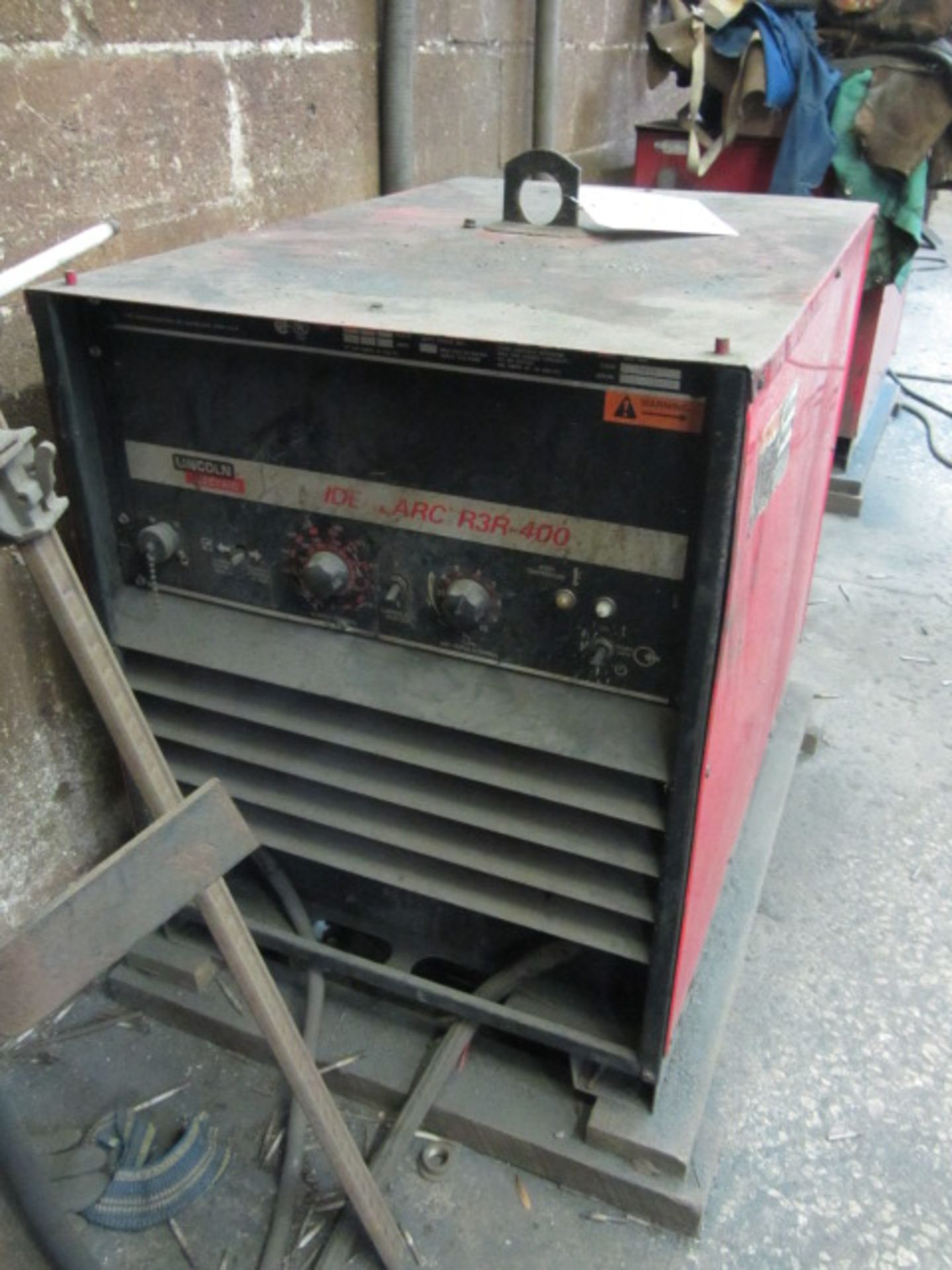 Lincoln Idealarc R3R-400 Welder, sn:U19704426