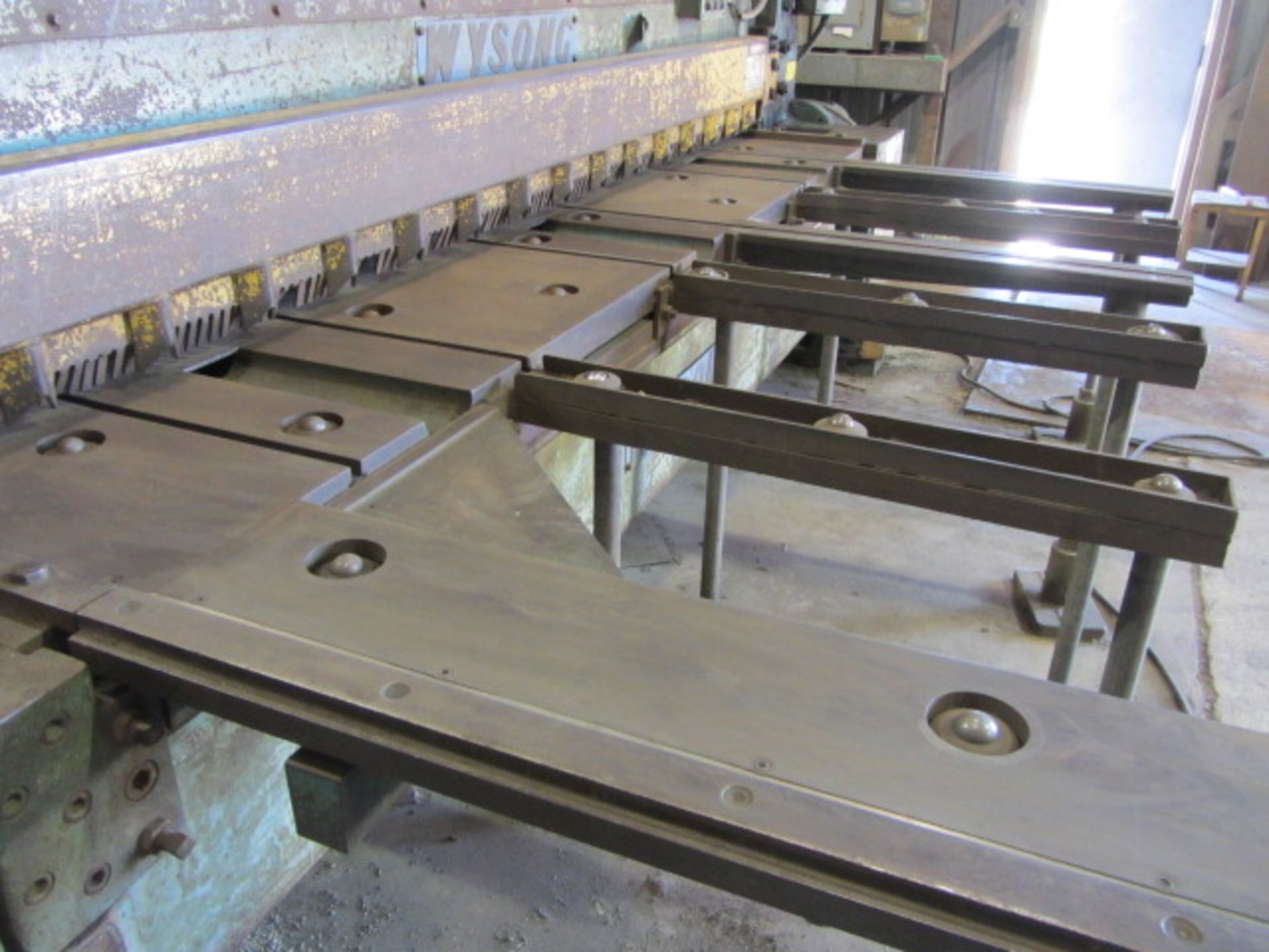 Wysong 10' x 3/8'' Mechanical Plate Shear with 48'' Front OP Power Backgauge, 10' L.H. Squaring Arm, - Image 7 of 8