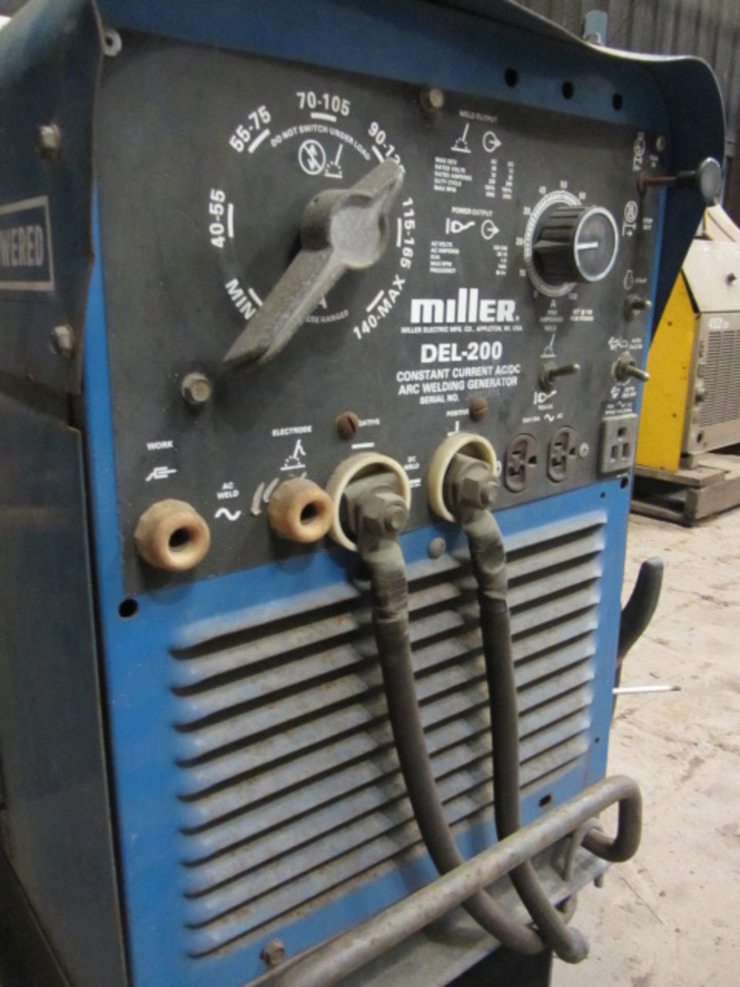 Miller DEL-200 Welding Generator, sn:JH261604 - Bild 2 aus 5