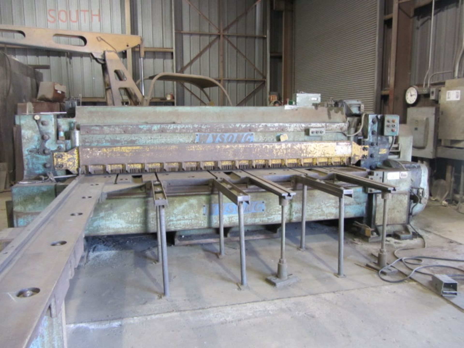 Wysong 10' x 3/8'' Mechanical Plate Shear with 48'' Front OP Power Backgauge, 10' L.H. Squaring Arm,