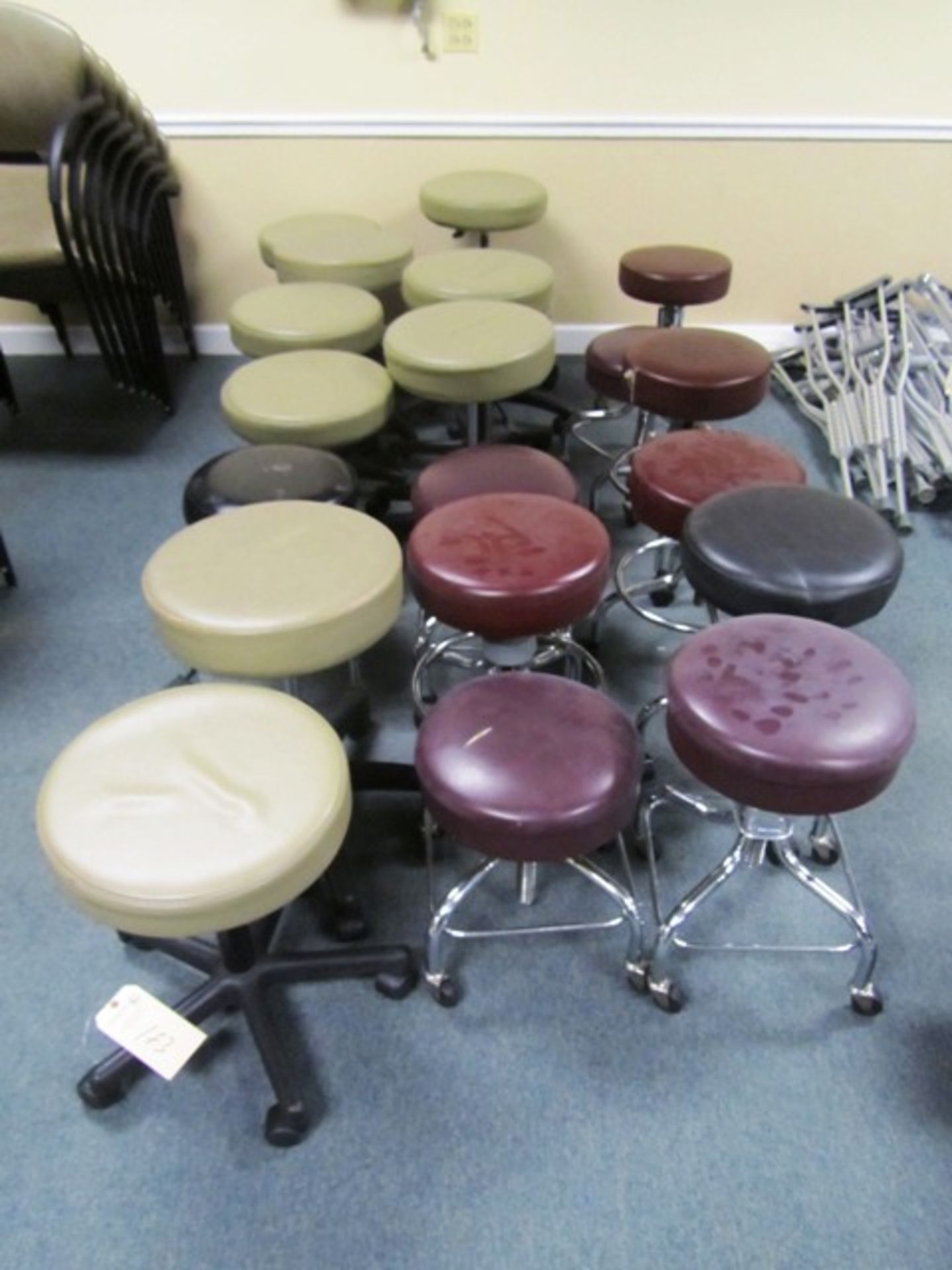 (20) Portable Doctors Stools*located Oak Lawn, IL