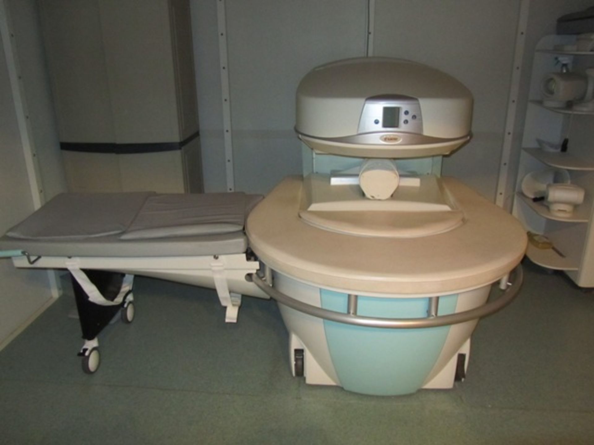 Contents of MRI Room consisting of Esaote EScan Opera MRI Machine, sn:02703, Work Desk, Monitor* - Image 3 of 7