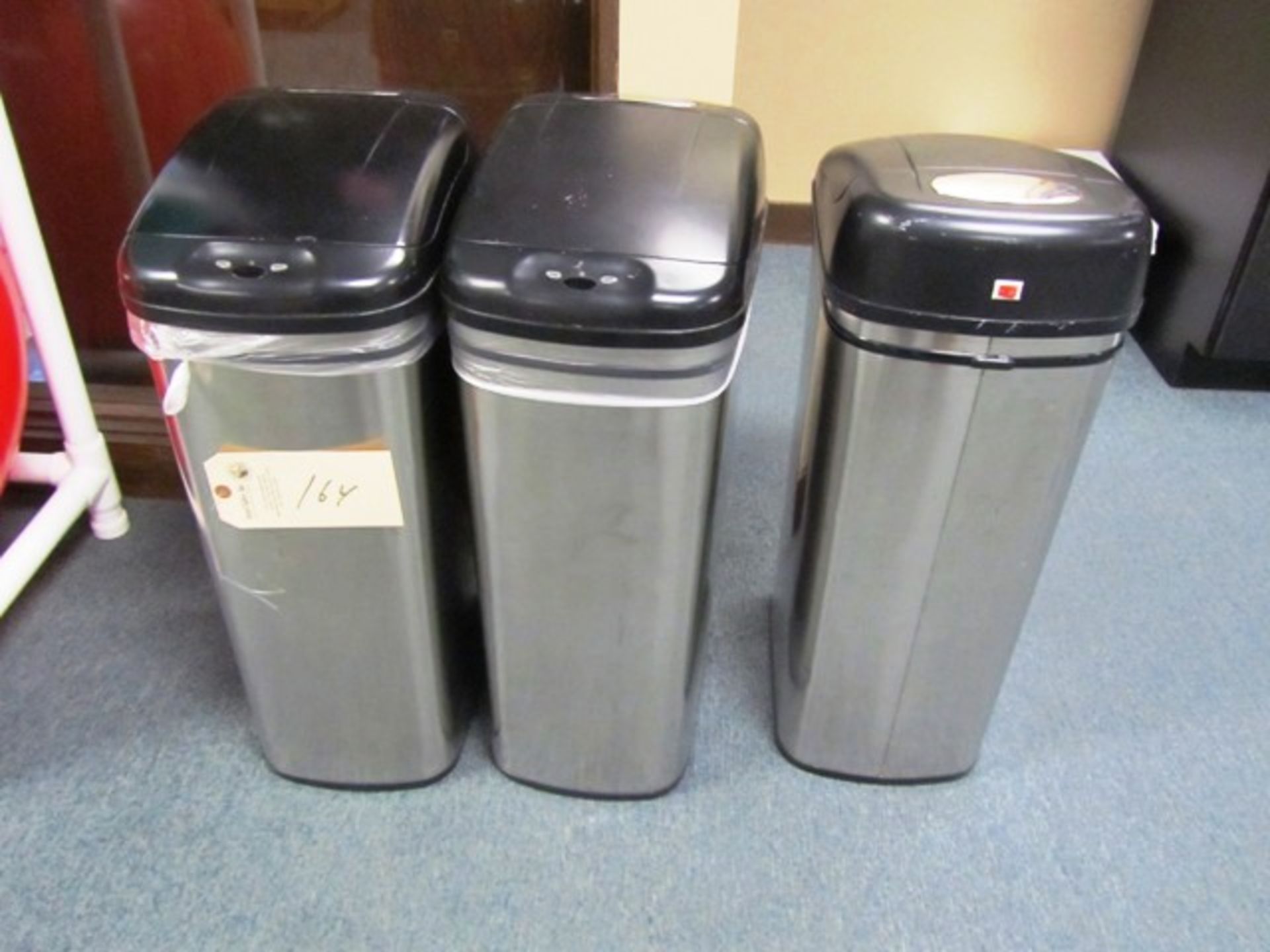 (3) Trash Cans*located Oak Lawn, IL