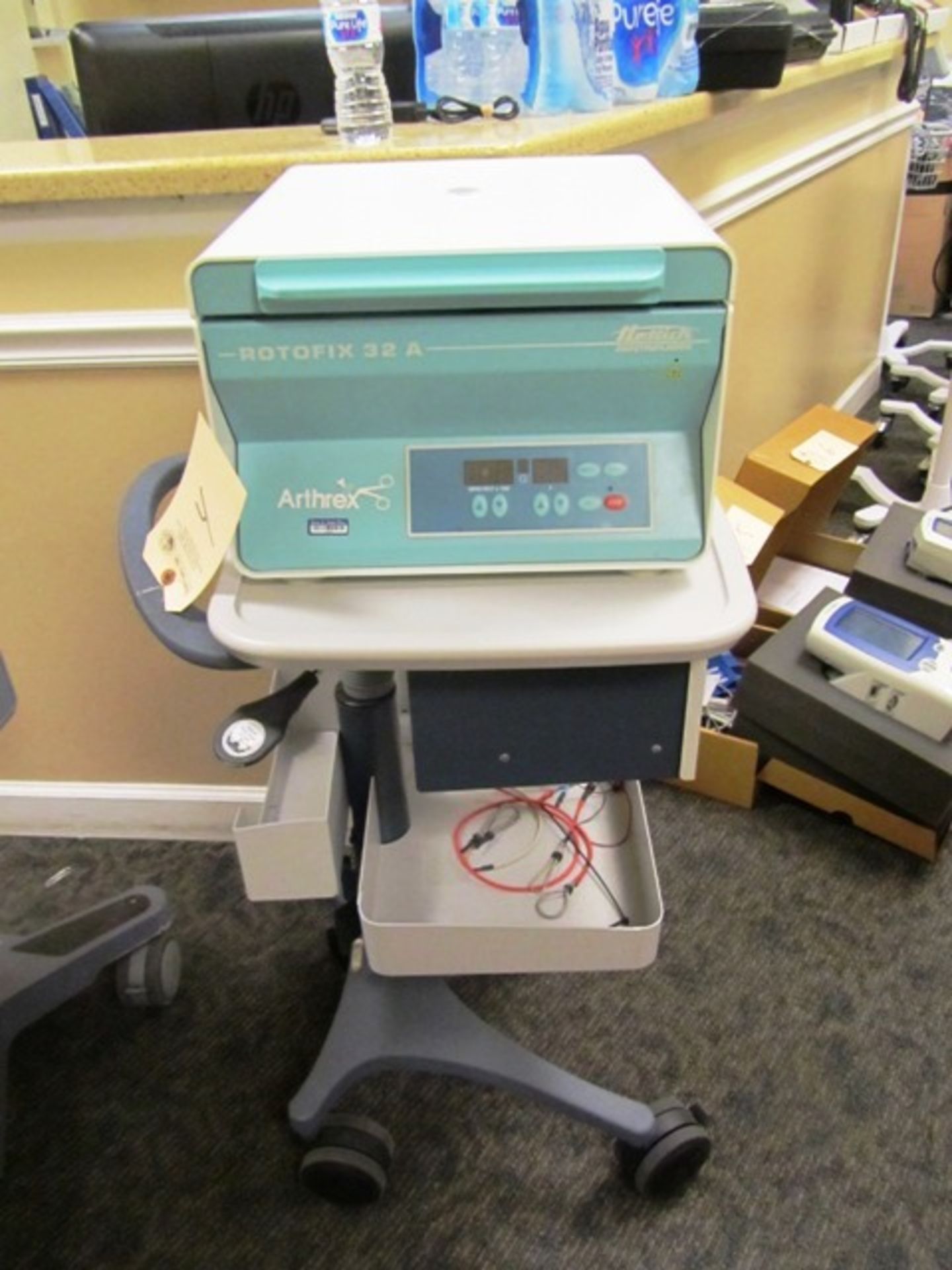 Hettich Model 32A Bench Type Portable Centrifuge *located Oak Lawn, IL