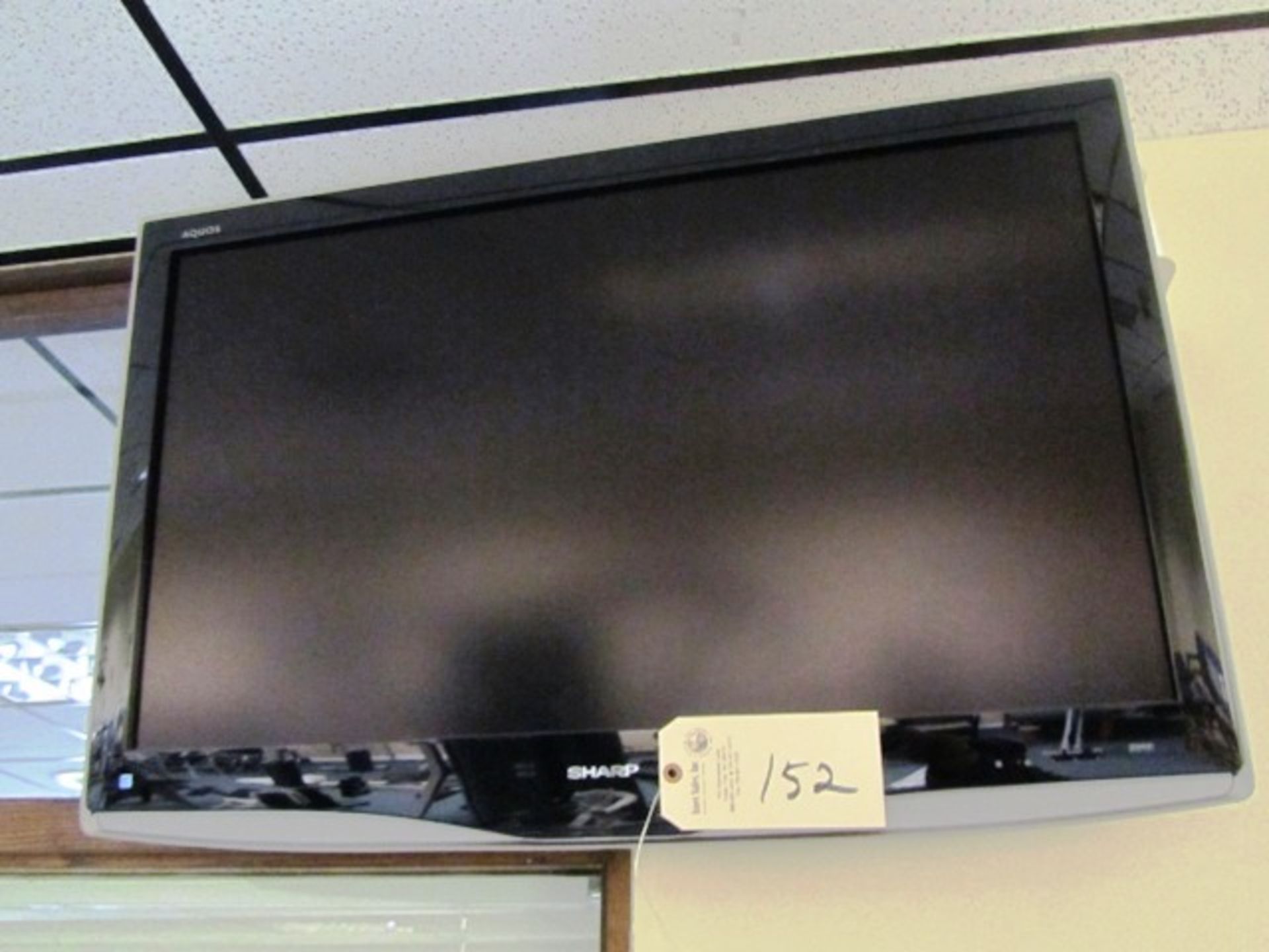 Sharp 32'' Color TV*located Oak Lawn, IL