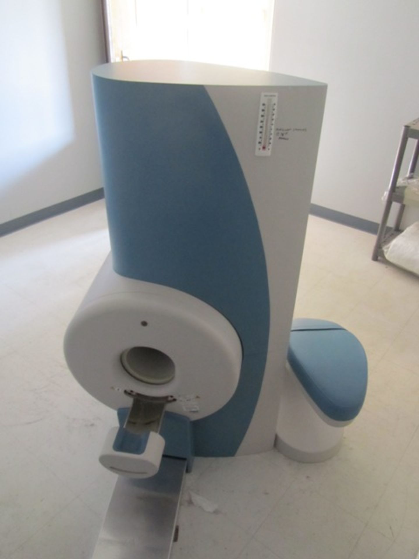 MSK Extreme 1.0 Tesla MRI Unit for Extremities with Sumitomo Helium Compressor Type CWA 31C, - Image 3 of 6